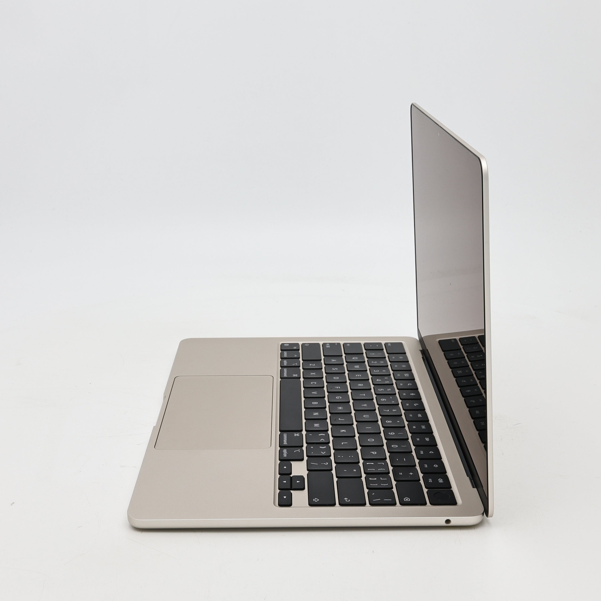 95新 Apple MacBook Air 22年 13寸 M2（8+8核） 8G RAM 256G SSD 星光色