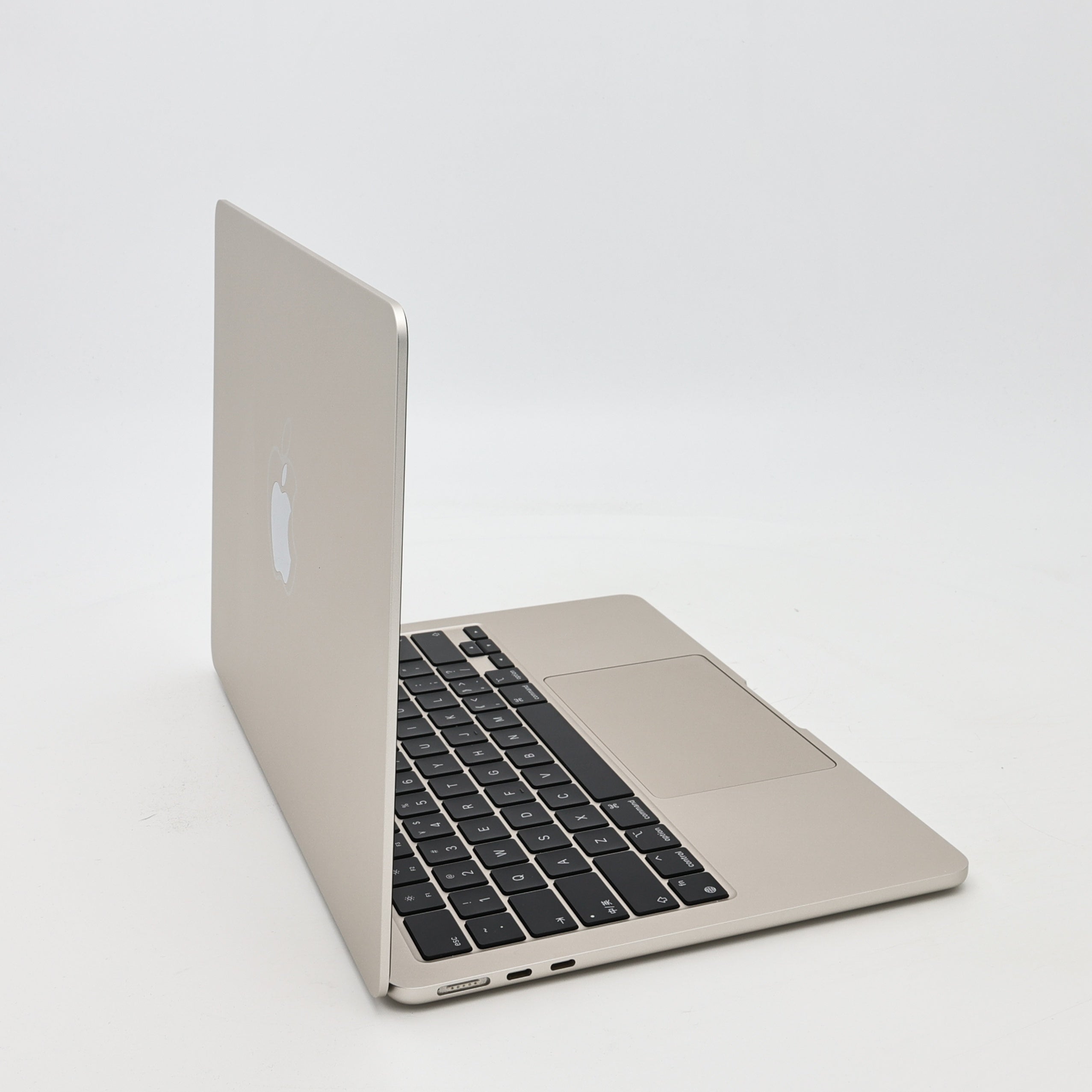 95新 Apple MacBook Air 22年 13寸 M2（8+8核） 8G RAM 256G SSD 星光色