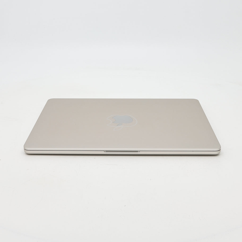 95新 Apple MacBook Air 22年 13寸 M2（8+8核） 8G RAM 256G SSD 星光色