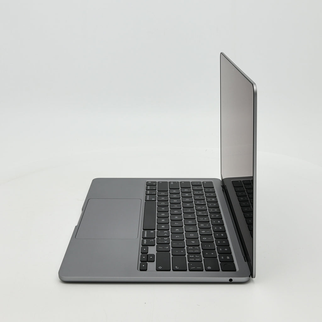 95新 Apple MacBook Air 22年 13寸 M2（8+8核） 8G RAM 256G SSD 深空灰色
