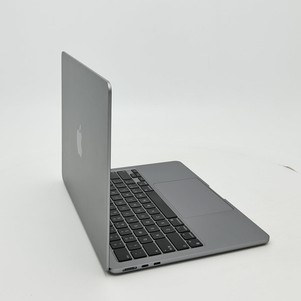 95新 Apple MacBook Air 22年 13寸 M2（8+8核） 8G RAM 256G SSD 深空灰色