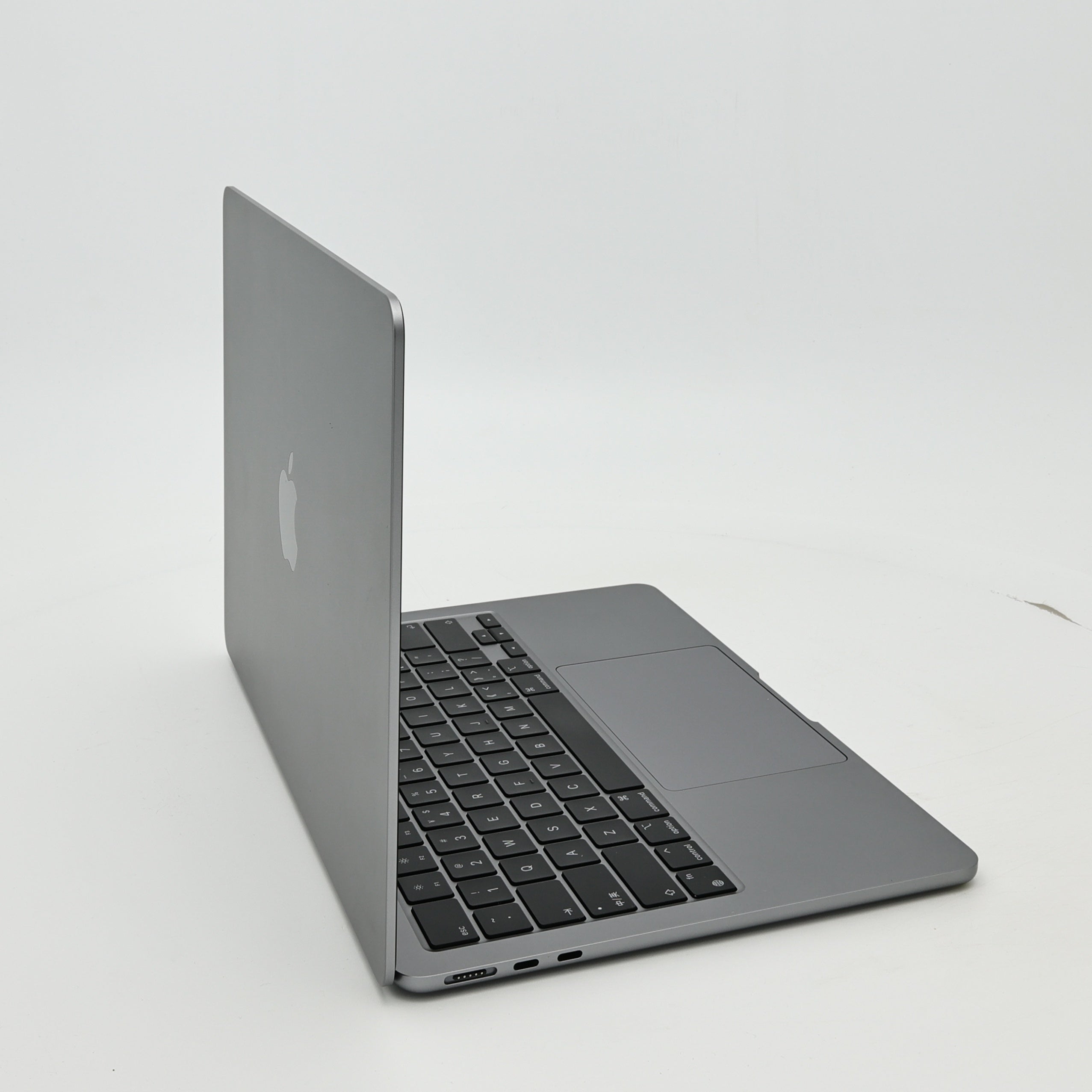 95新 Apple MacBook Air 22年 13寸 M2（8+8核） 8G RAM 256G SSD 深空灰色