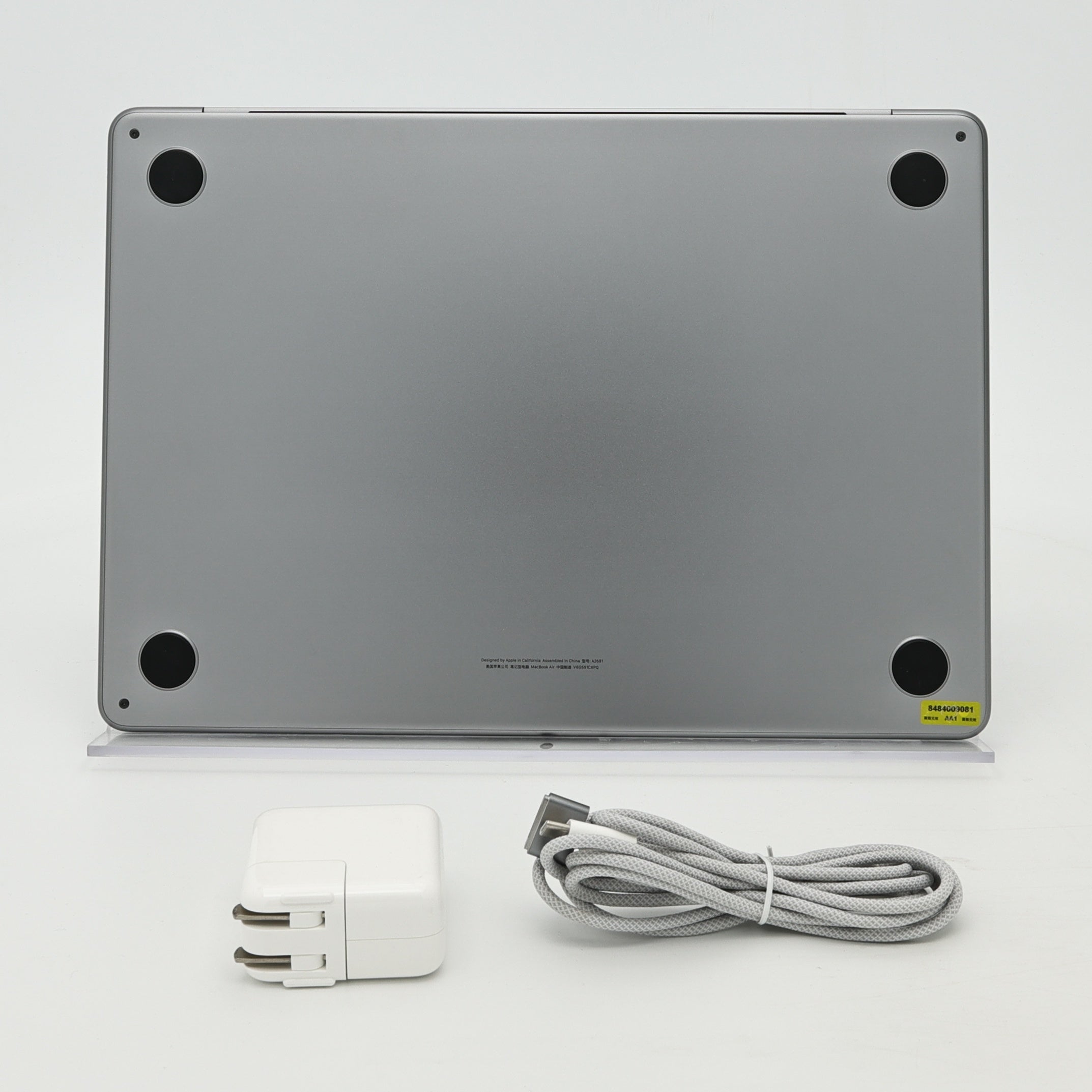 95新 Apple MacBook Air 22年 13寸 M2（8+8核） 8G RAM 256G SSD 深空灰色