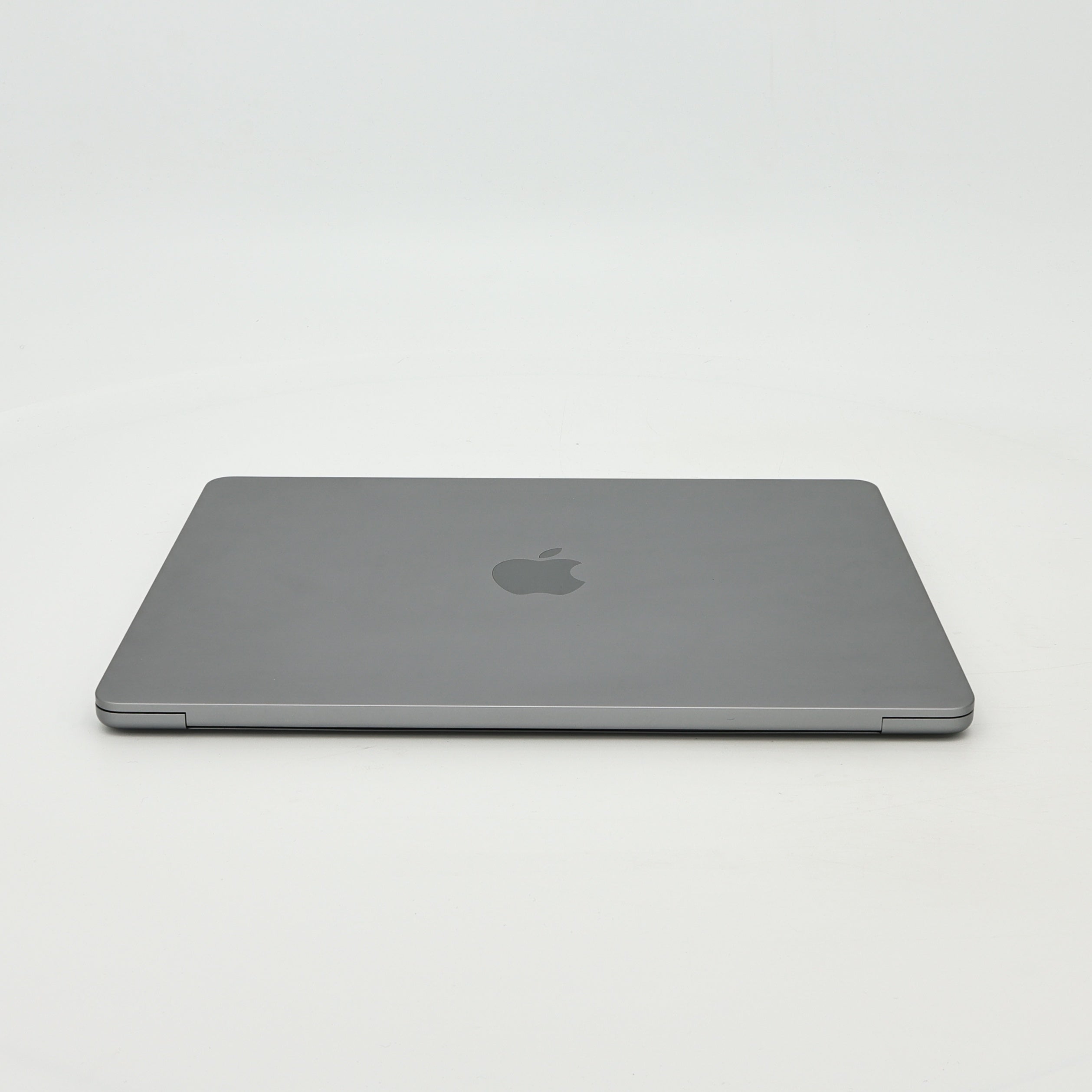 95新 Apple MacBook Air 22年 13寸 M2（8+8核） 8G RAM 256G SSD 深空灰色