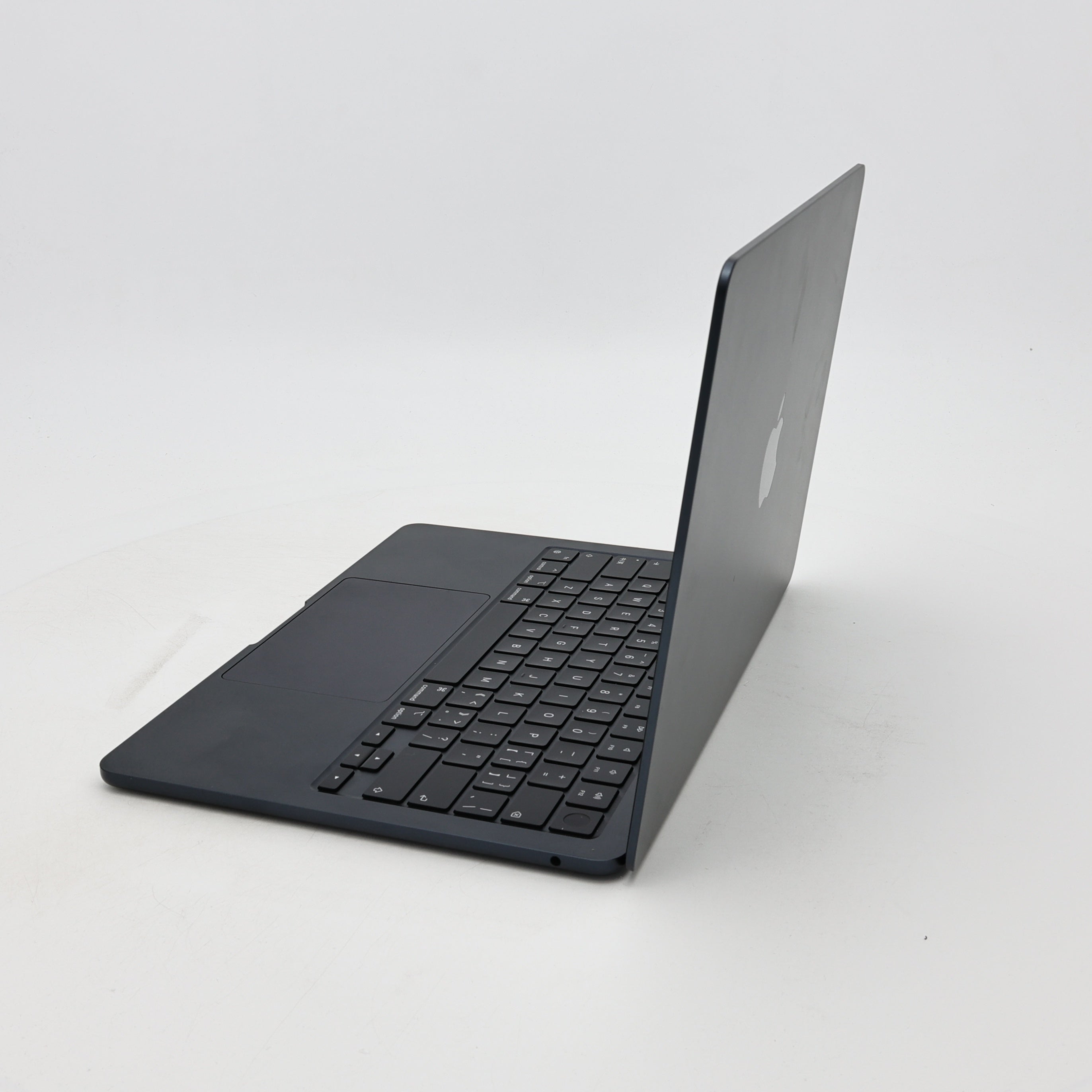 95新 Apple MacBook Air 22年 13寸 M2（8+8核） 8G RAM 256G SSD 午夜色
