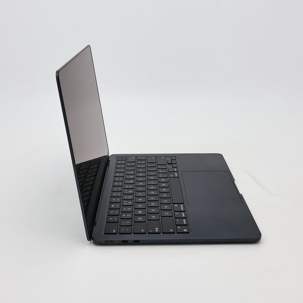 95新 Apple MacBook Air 22年 13寸 M2（8+8核） 8G RAM 256G SSD 午夜色