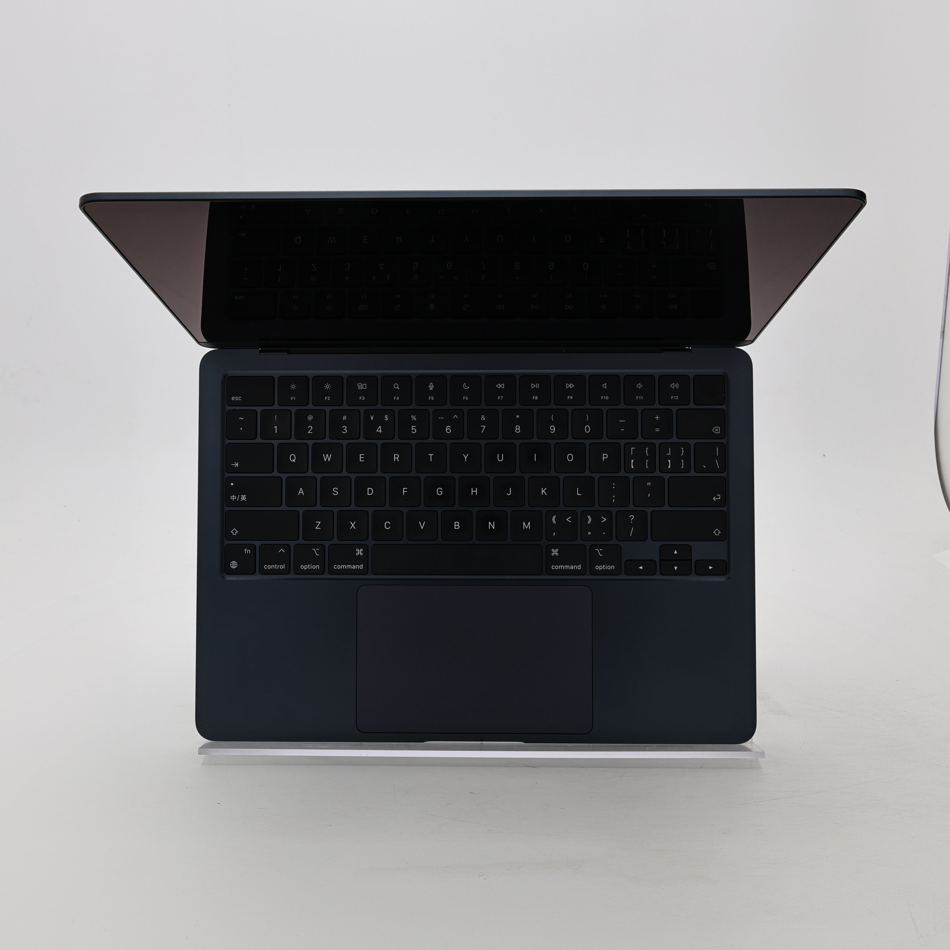 95新 Apple MacBook Air 22年 13寸 M2（8+8核） 8G RAM 256G SSD 午夜色