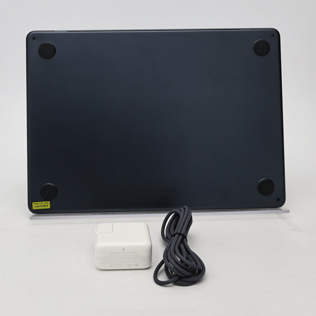 95新 Apple MacBook Air 22年 13寸 M2（8+8核） 8G RAM 256G SSD 午夜色