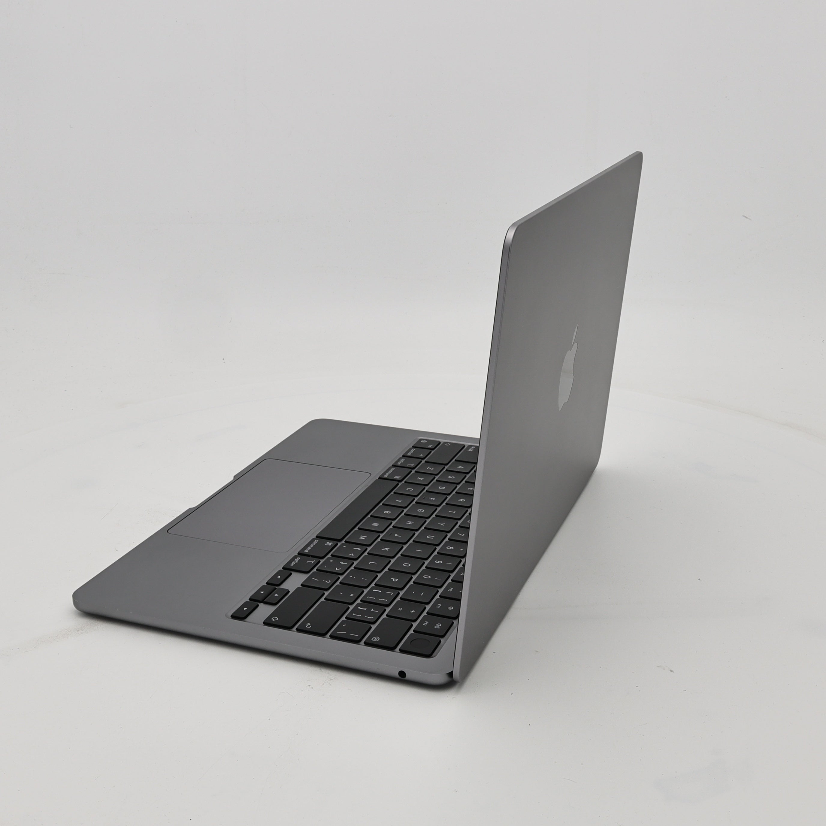 95新 Apple MacBook Air 22年 13寸 M2（8+8核） 8G RAM 512G SSD 深空灰色