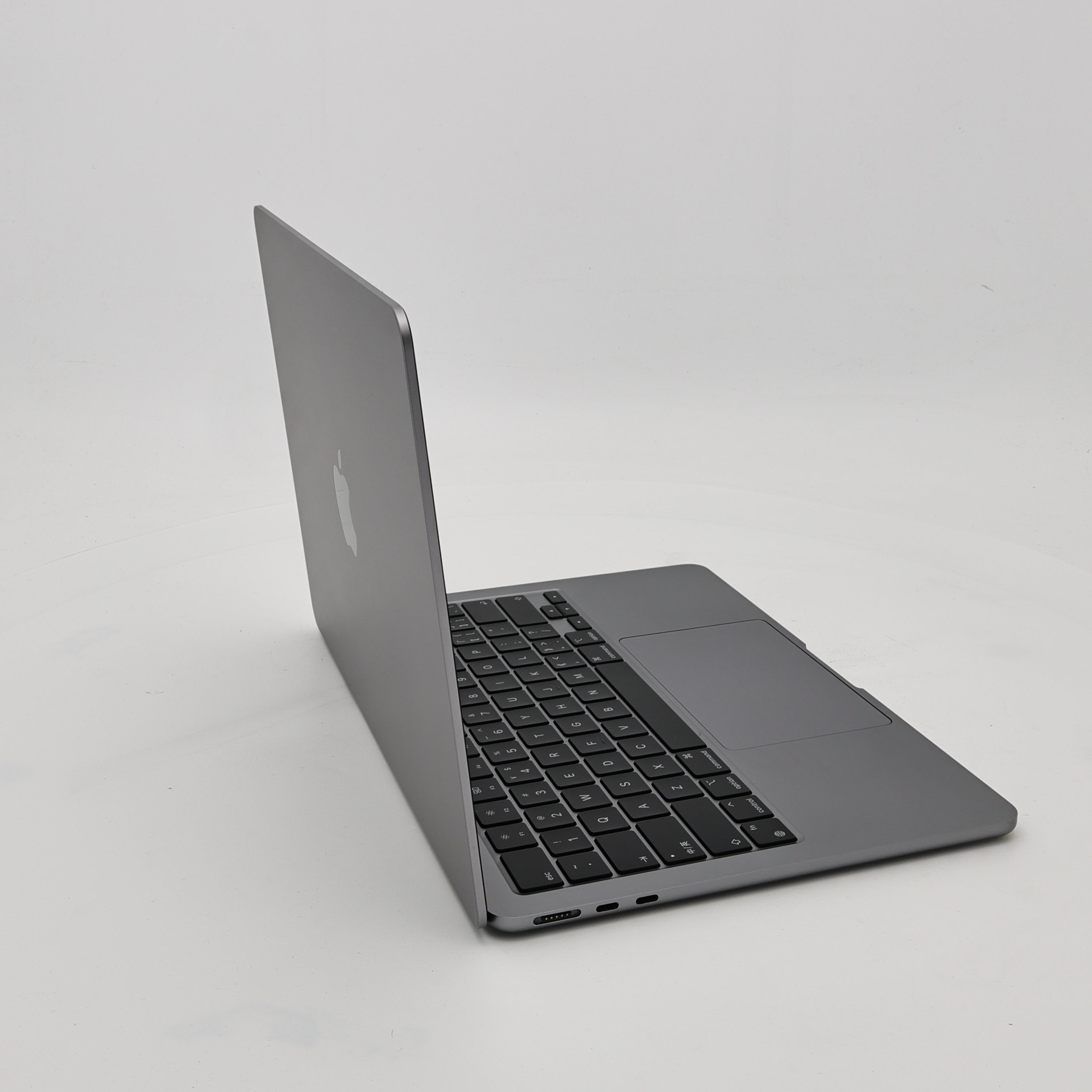 95新 Apple MacBook Air 22年 13寸 M2（8+8核） 8G RAM 512G SSD 深空灰色