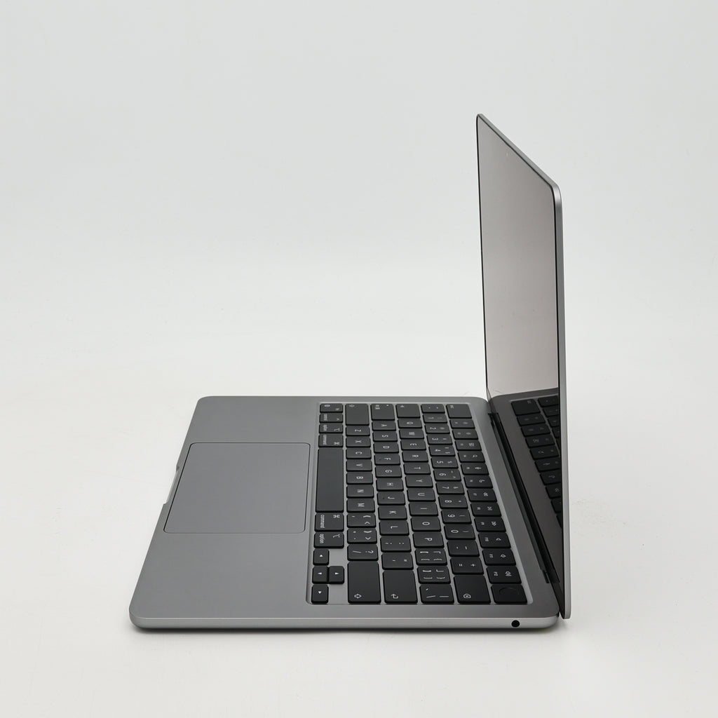 95新 Apple MacBook Air 22年 13寸 M2（8+8核） 8G RAM 256G SSD 深空灰色