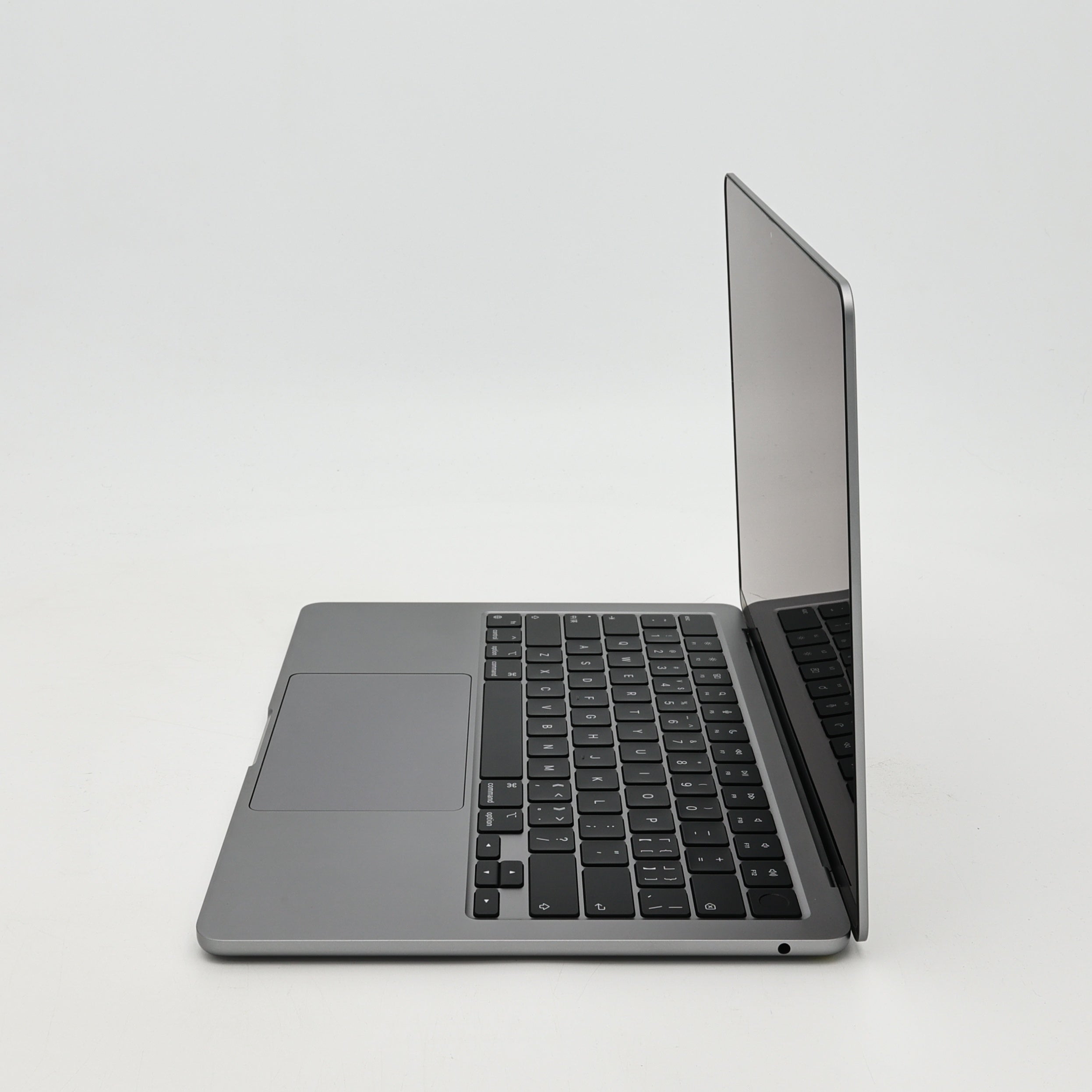 95新 Apple MacBook Air 22年 13寸 M2（8+8核） 8G RAM 256G SSD 深空灰色