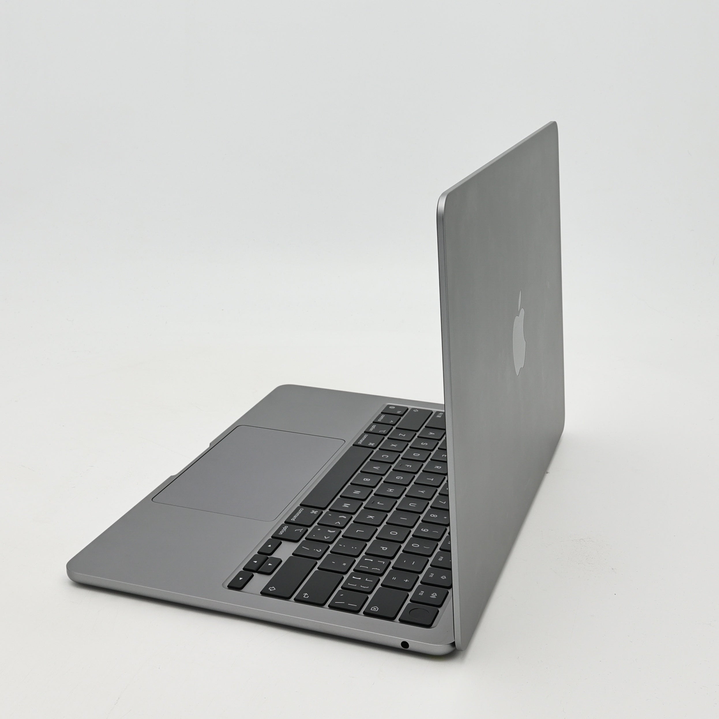 95新 Apple MacBook Air 22年 13寸 M2（8+8核） 8G RAM 256G SSD 深空灰色