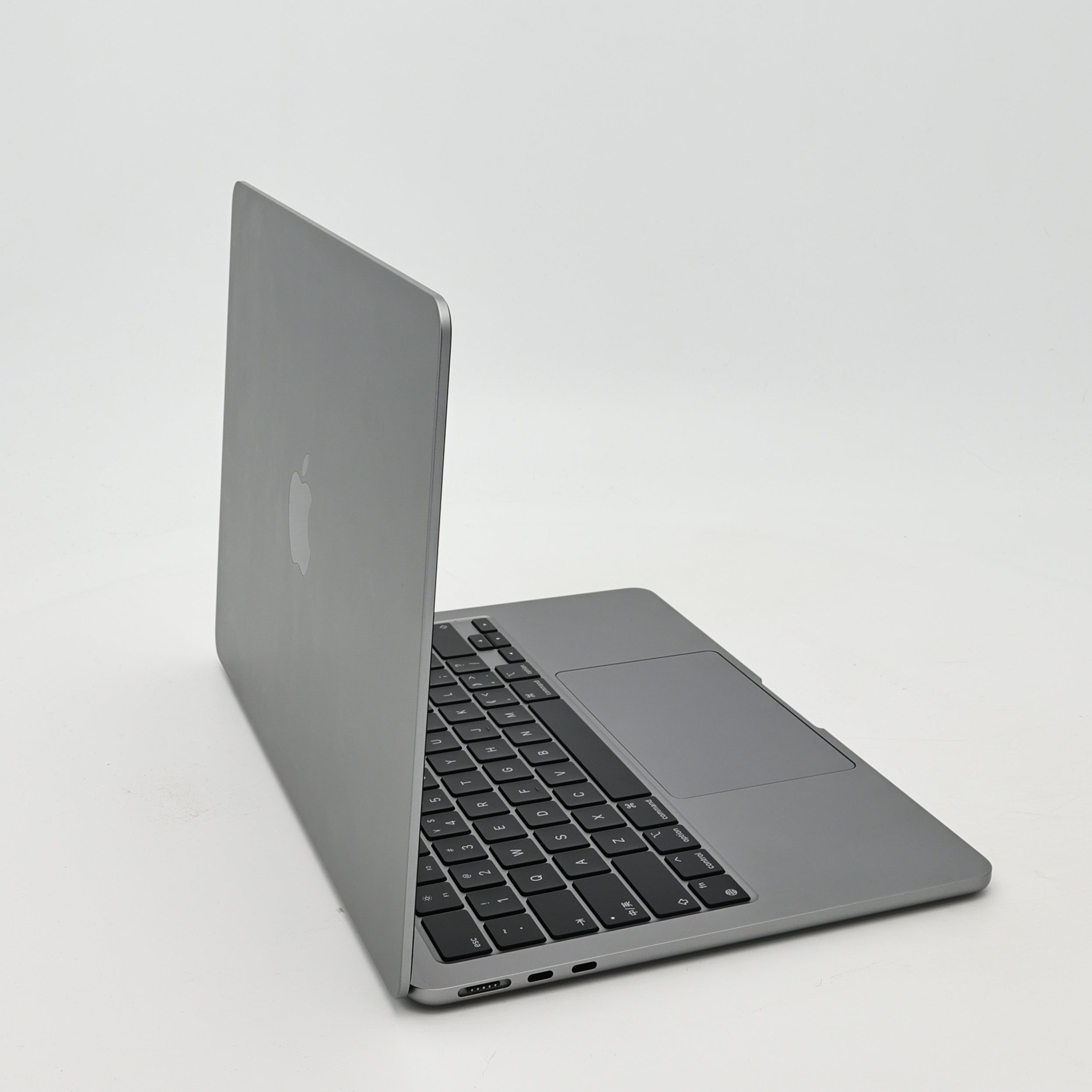 95新 Apple MacBook Air 22年 13寸 M2（8+8核） 8G RAM 256G SSD 深空灰色