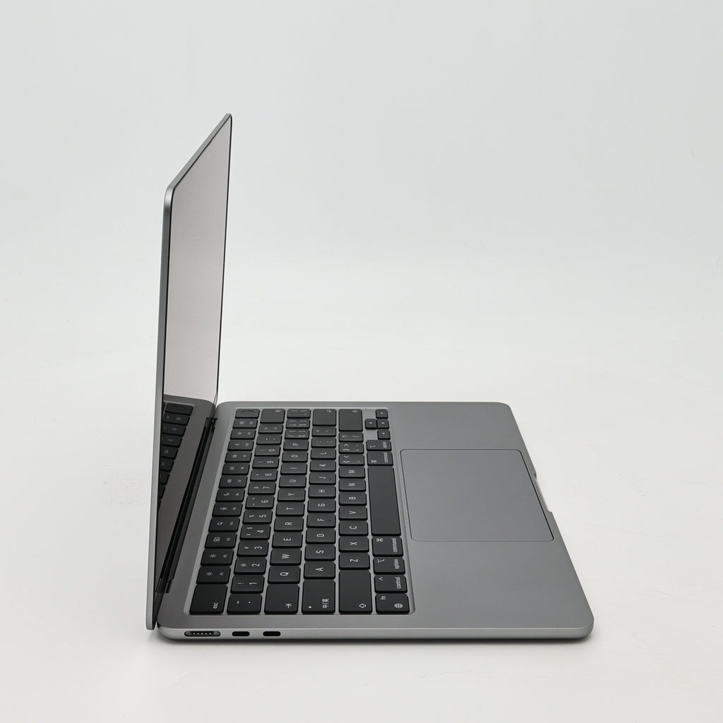 95新 Apple MacBook Air 22年 13寸 M2（8+8核） 8G RAM 256G SSD 深空灰色