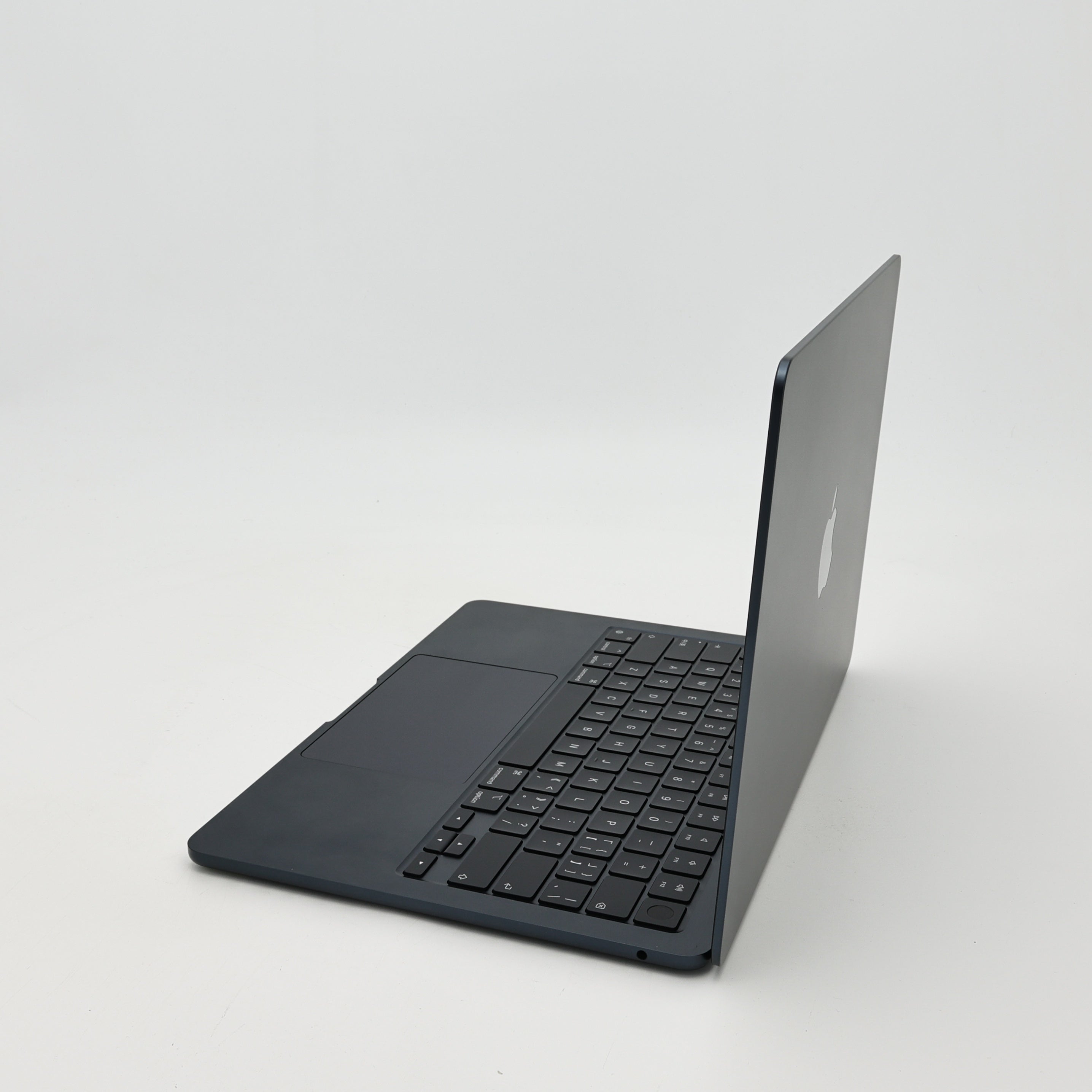 95新 Apple MacBook Air 24年 13寸 M3（8+8核） 8G RAM 256G SSD 午夜色