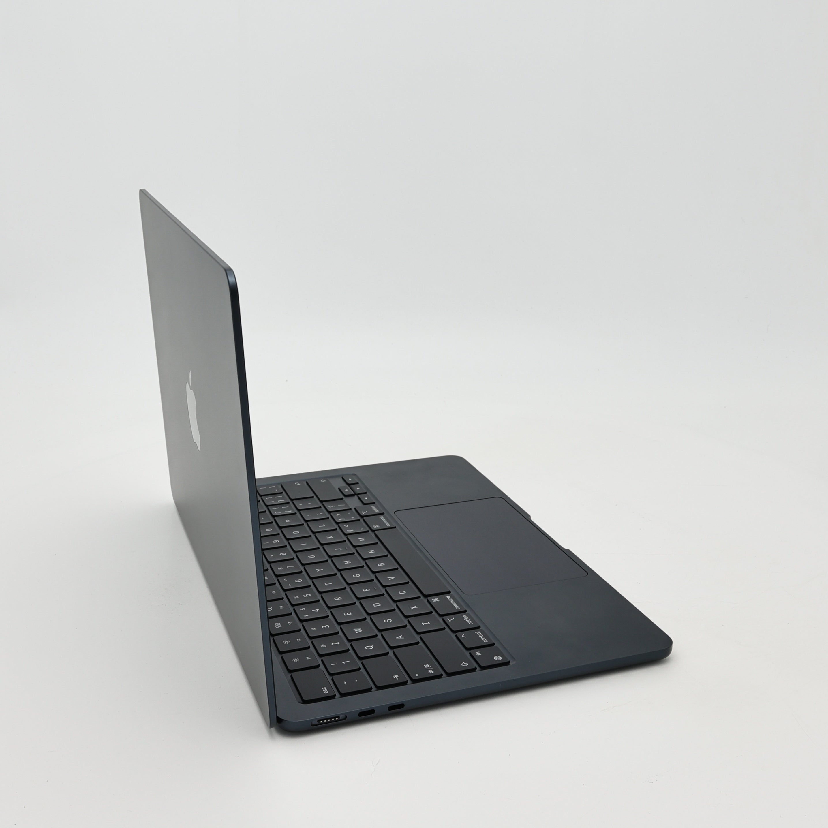 95新 Apple MacBook Air 24年 13寸 M3（8+8核） 8G RAM 256G SSD 午夜色