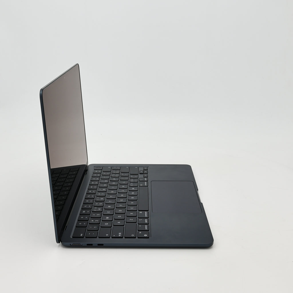 95新 Apple MacBook Air 24年 13寸 M3（8+8核） 8G RAM 256G SSD 午夜色