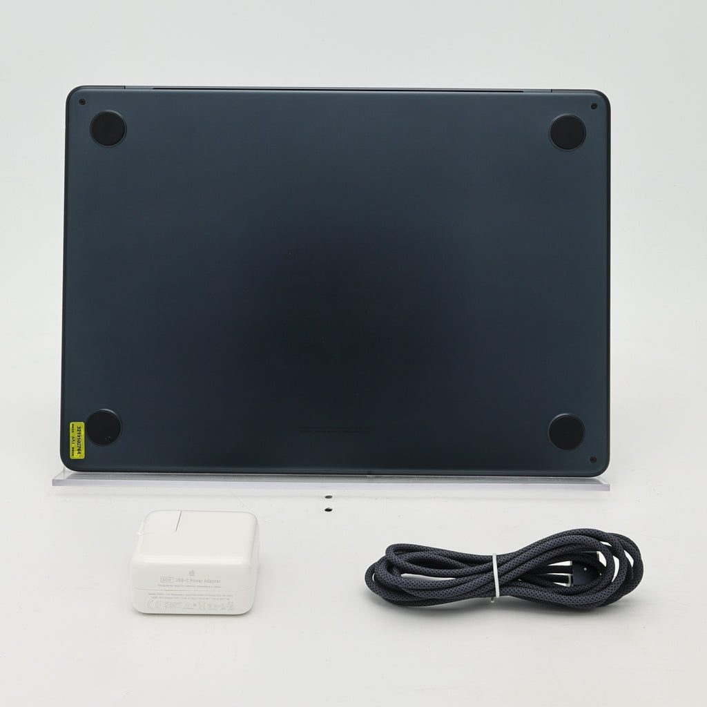95新 Apple MacBook Air 24年 13寸 M3（8+8核） 8G RAM 256G SSD 午夜色