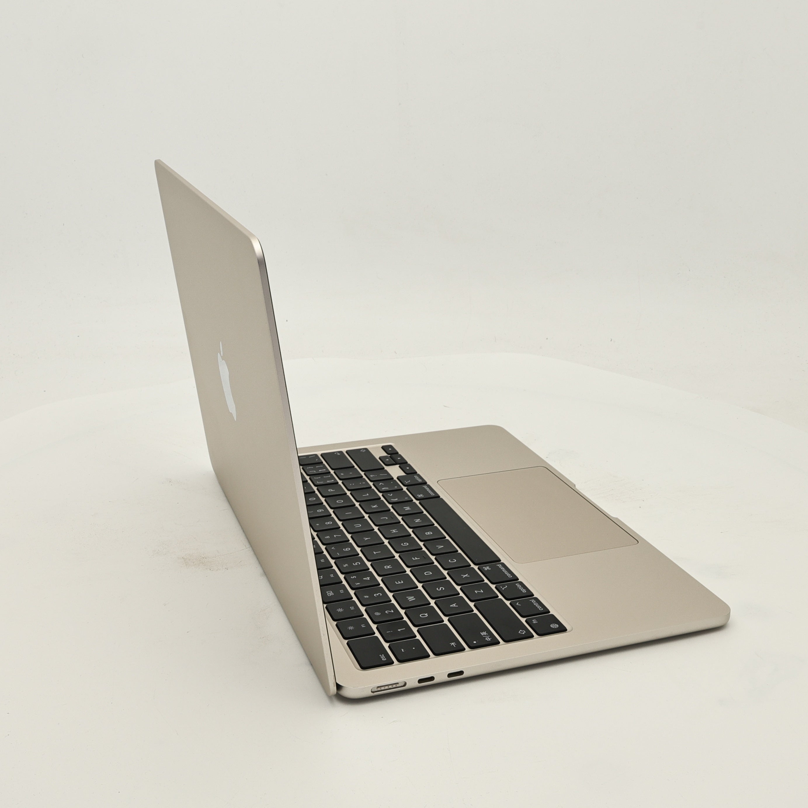 99新 Apple MacBook Air 22年 13寸 M2（8+8核） 8G RAM 256G SSD 星光色