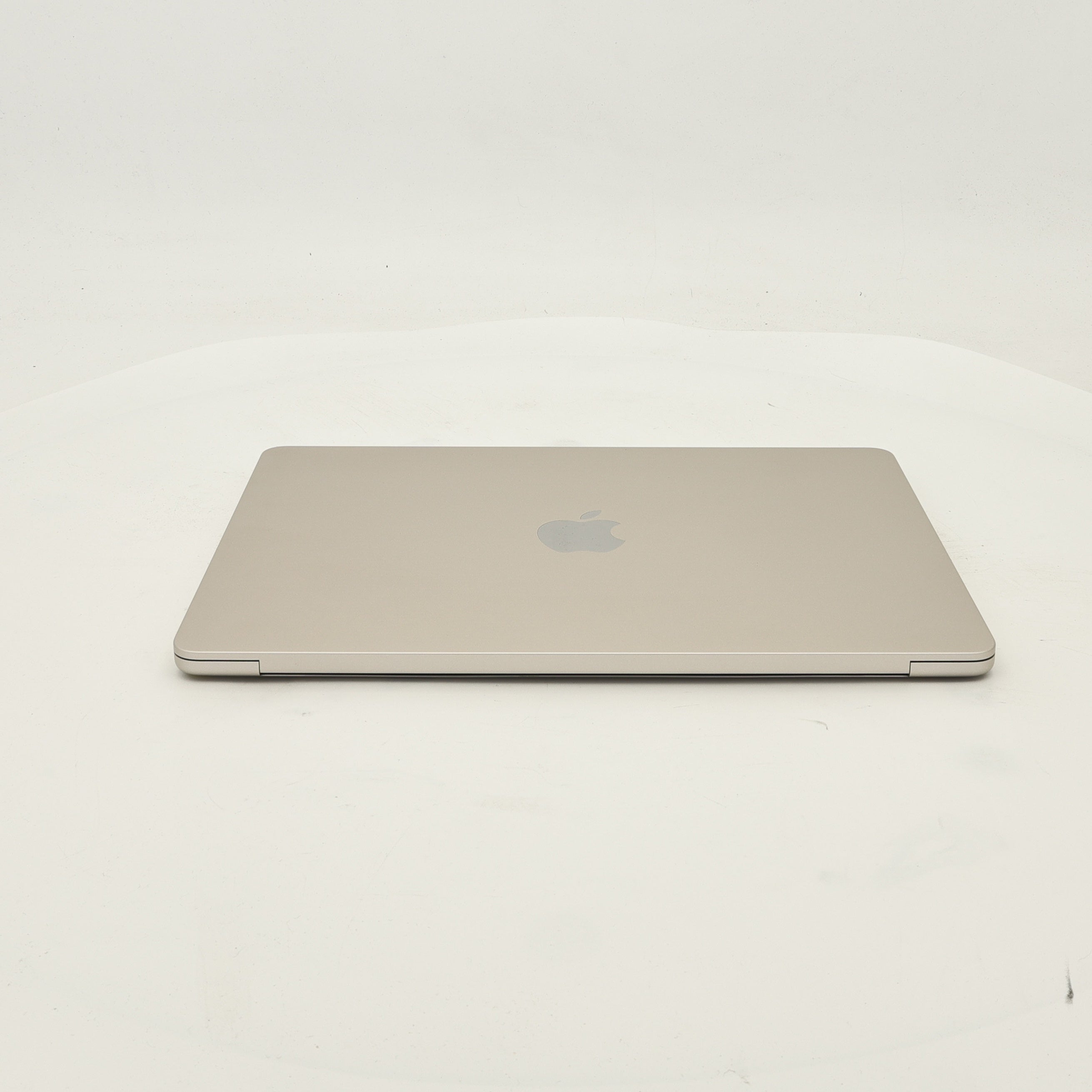 99新 Apple MacBook Air 22年 13寸 M2（8+8核） 8G RAM 256G SSD 星光色