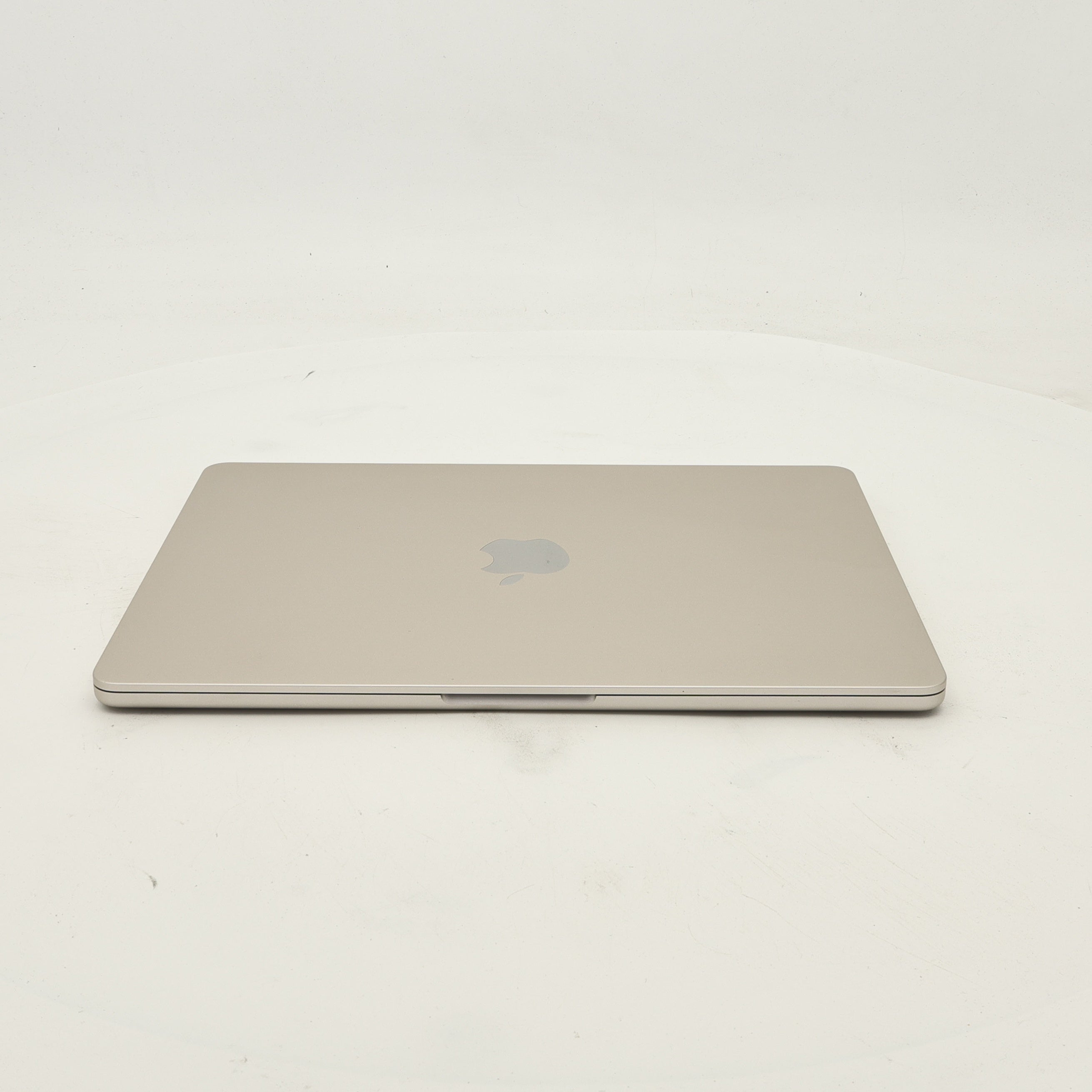 99新 Apple MacBook Air 22年 13寸 M2（8+8核） 8G RAM 256G SSD 星光色