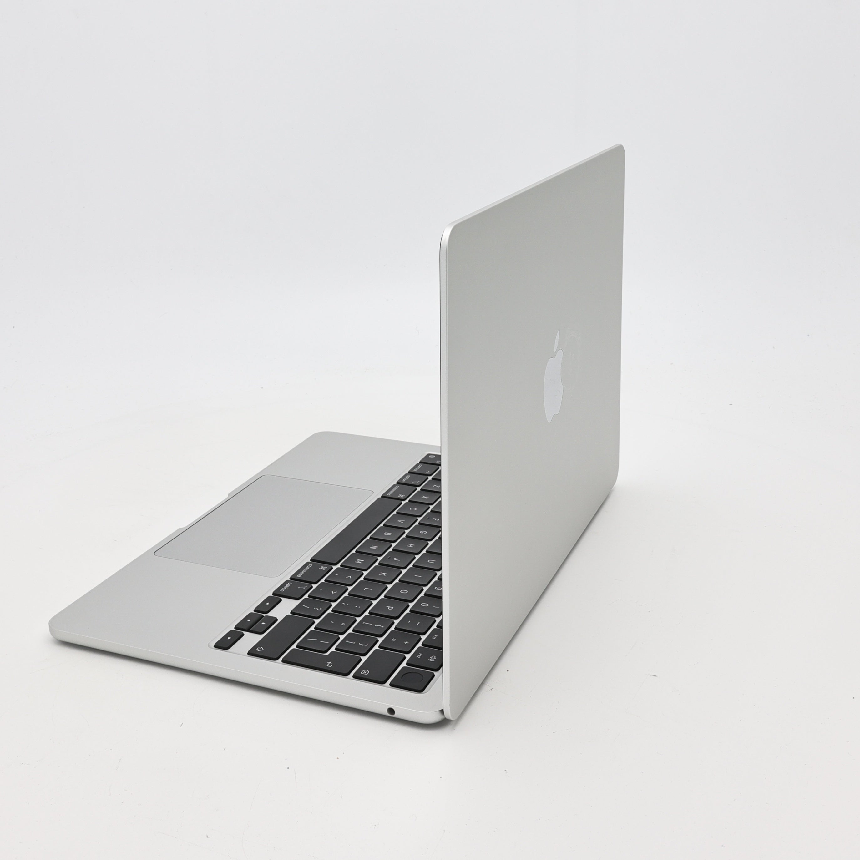 95新 Apple MacBook Air 22年 13寸 M2（8+8核） 8G RAM 256G SSD 銀色