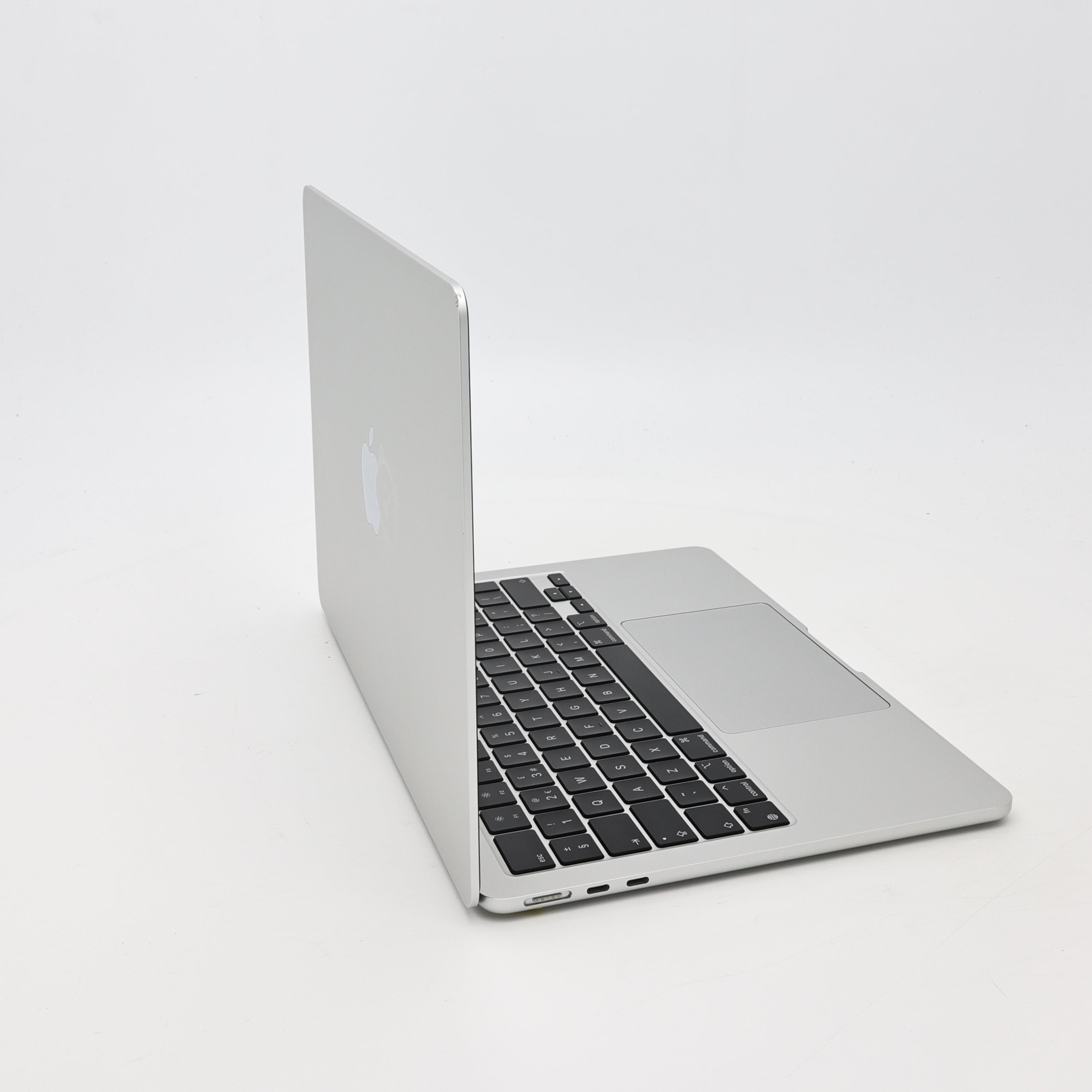 95新 Apple MacBook Air 22年 13寸 M2（8+8核） 8G RAM 256G SSD 銀色