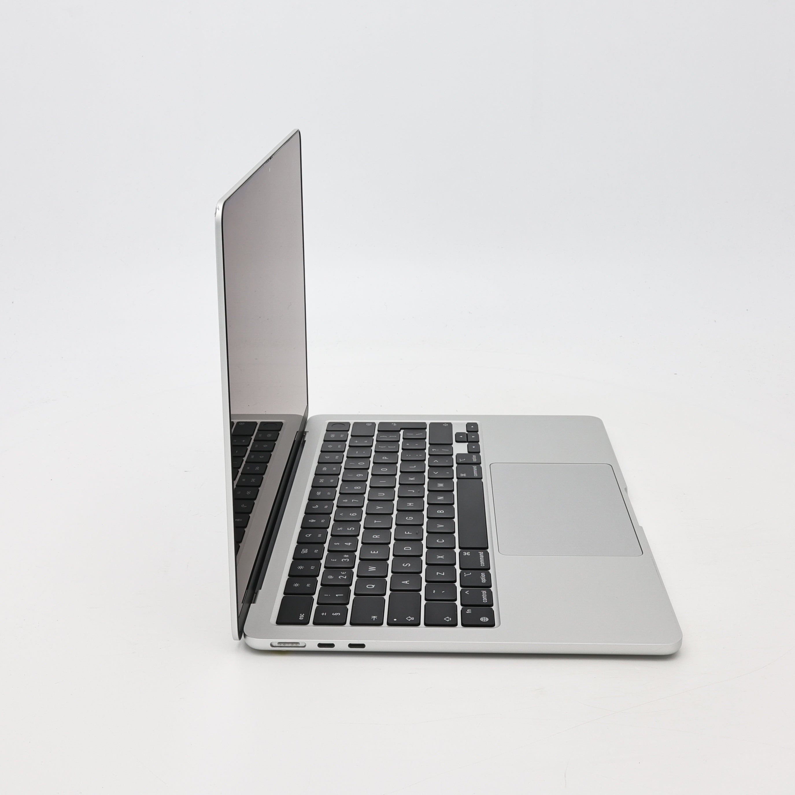 95新 Apple MacBook Air 22年 13寸 M2（8+8核） 8G RAM 256G SSD 銀色