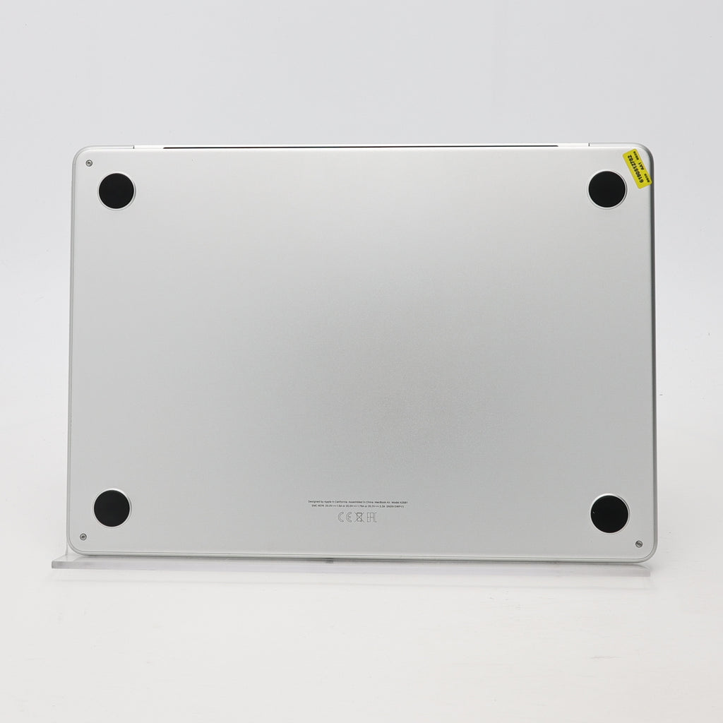 95新 Apple MacBook Air 22年 13寸 M2（8+8核） 8G RAM 256G SSD 銀色