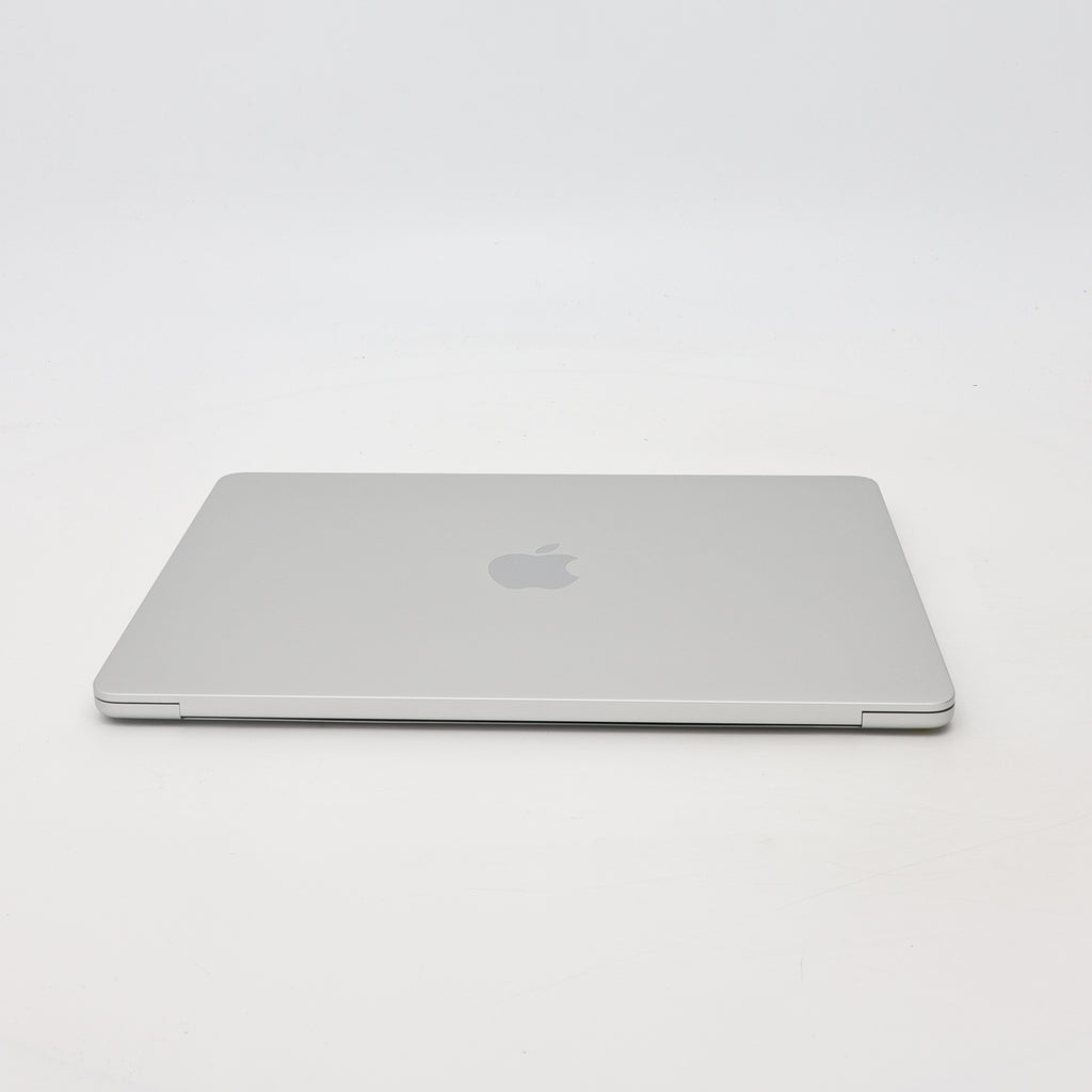 95新 Apple MacBook Air 22年 13寸 M2（8+8核） 8G RAM 256G SSD 銀色