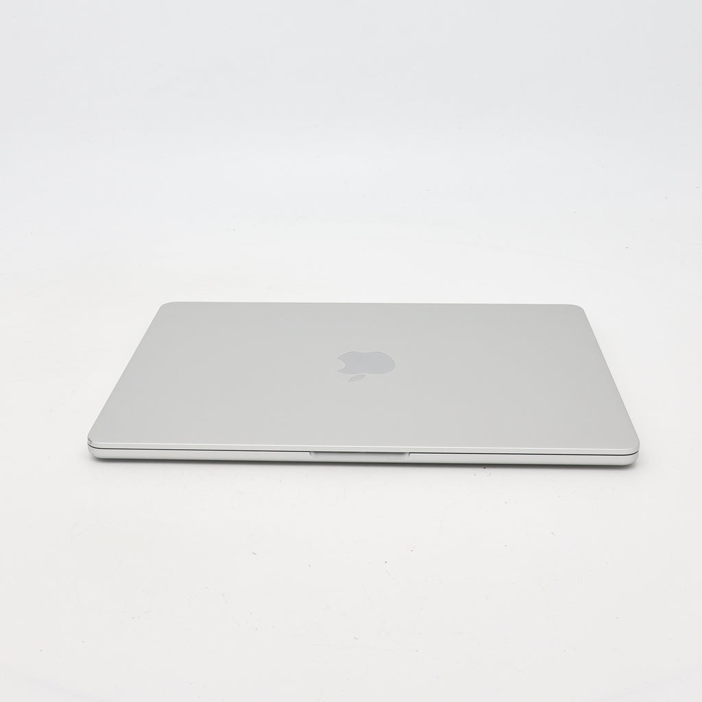 95新 Apple MacBook Air 22年 13寸 M2（8+8核） 8G RAM 256G SSD 銀色