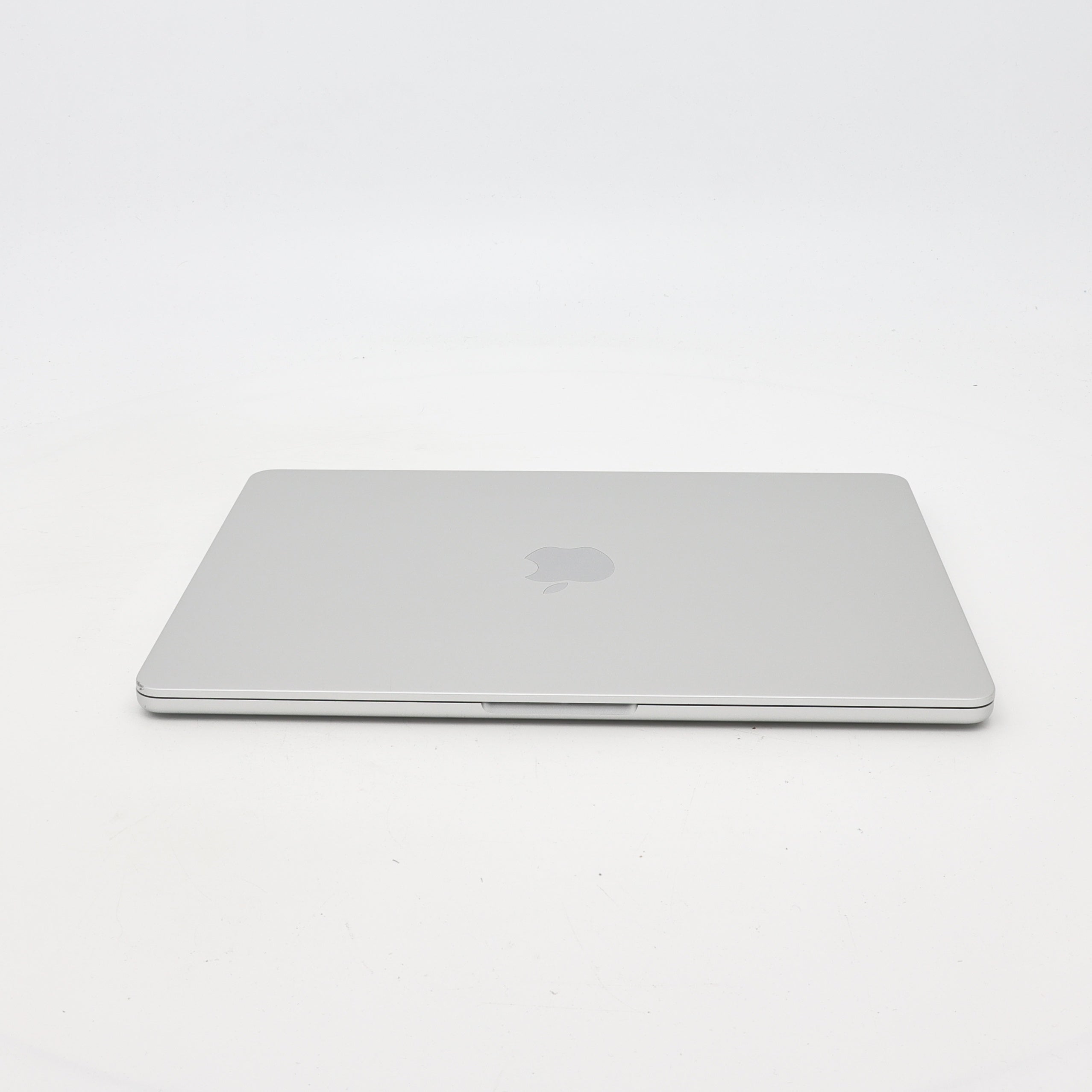 95新 Apple MacBook Air 22年 13寸 M2（8+8核） 8G RAM 256G SSD 銀色
