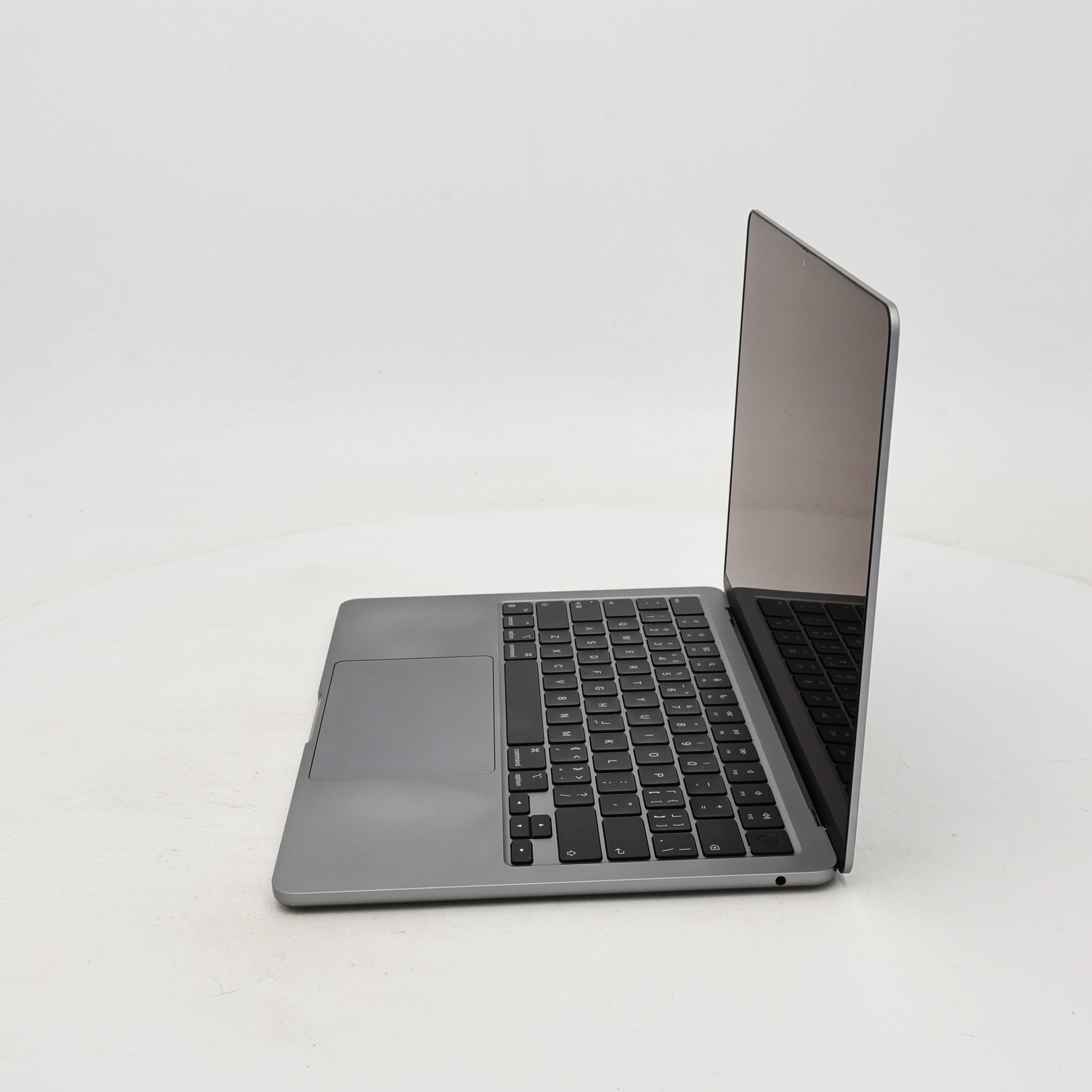 95新 Apple MacBook Air 22年 13寸 M2（8+8核） 8G RAM 256G SSD 深空灰色