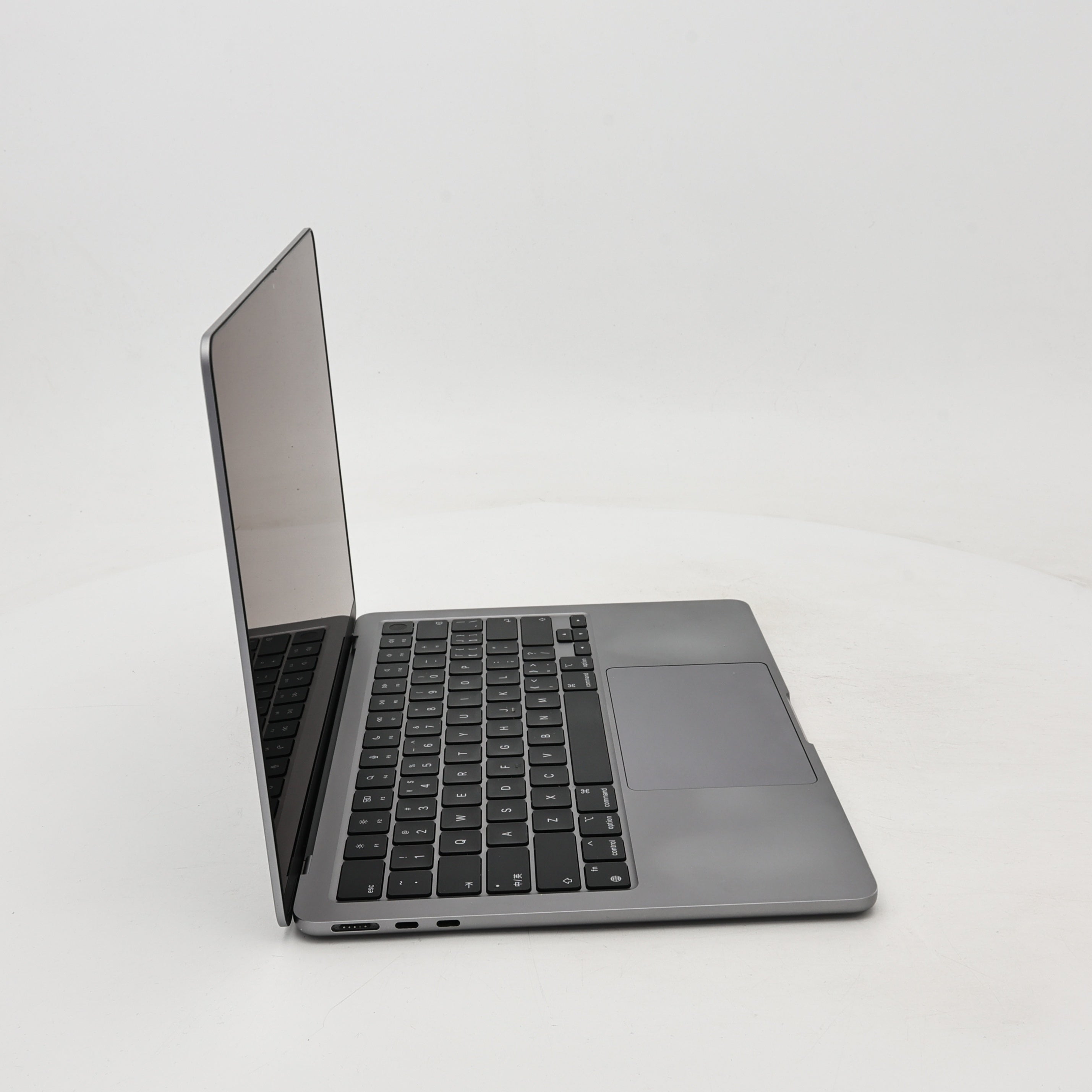 95新 Apple MacBook Air 22年 13寸 M2（8+8核） 8G RAM 256G SSD 深空灰色