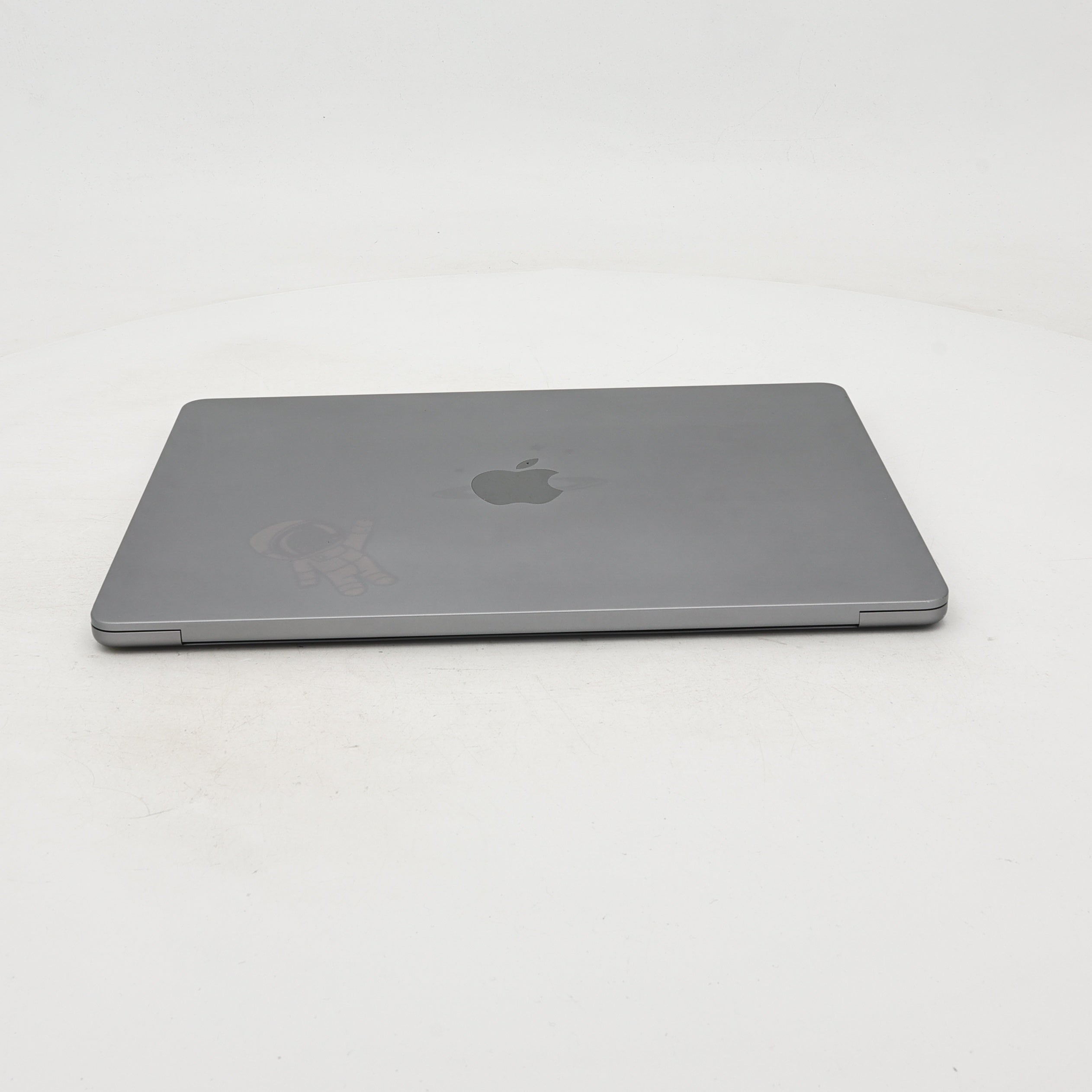 95新 Apple MacBook Air 22年 13寸 M2（8+8核） 8G RAM 256G SSD 深空灰色