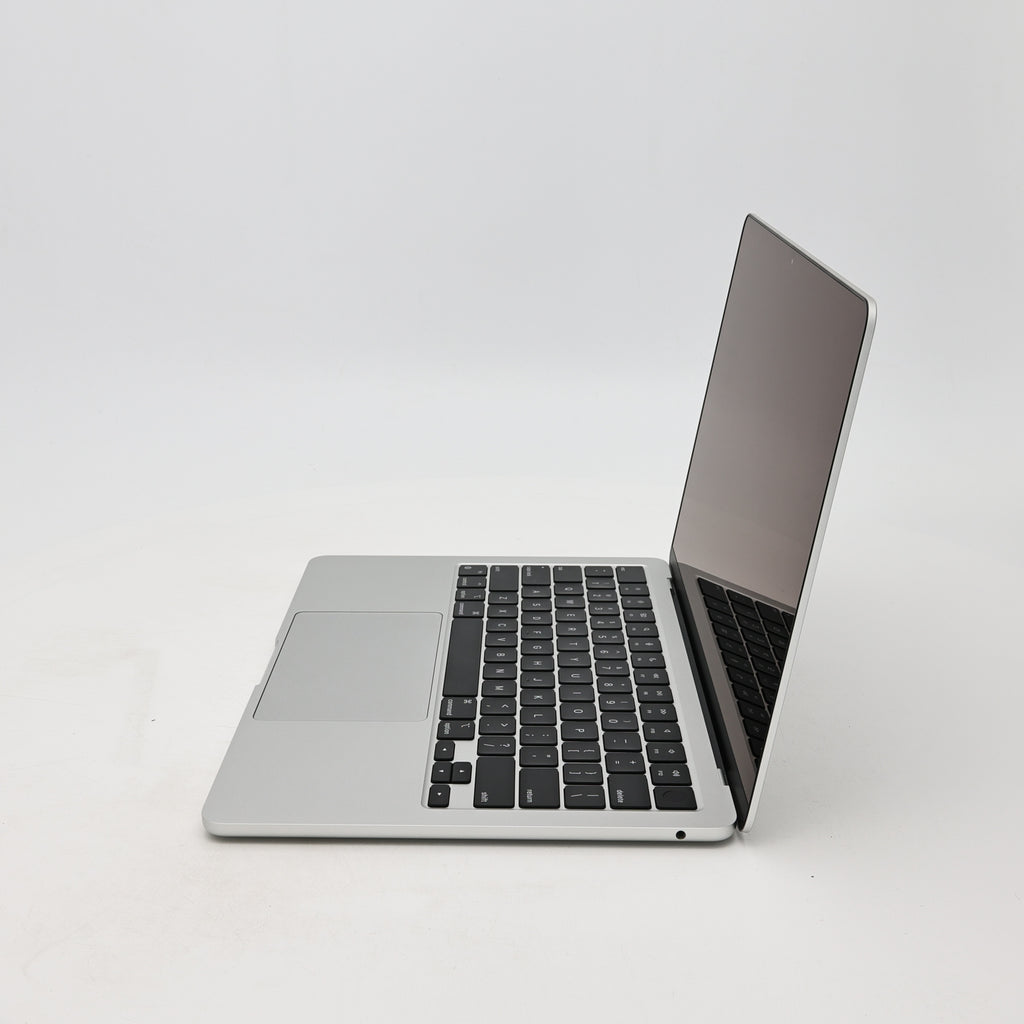 99新 Apple MacBook Air 22年 13寸 M2（8+8核） 8G RAM 256G SSD 銀色