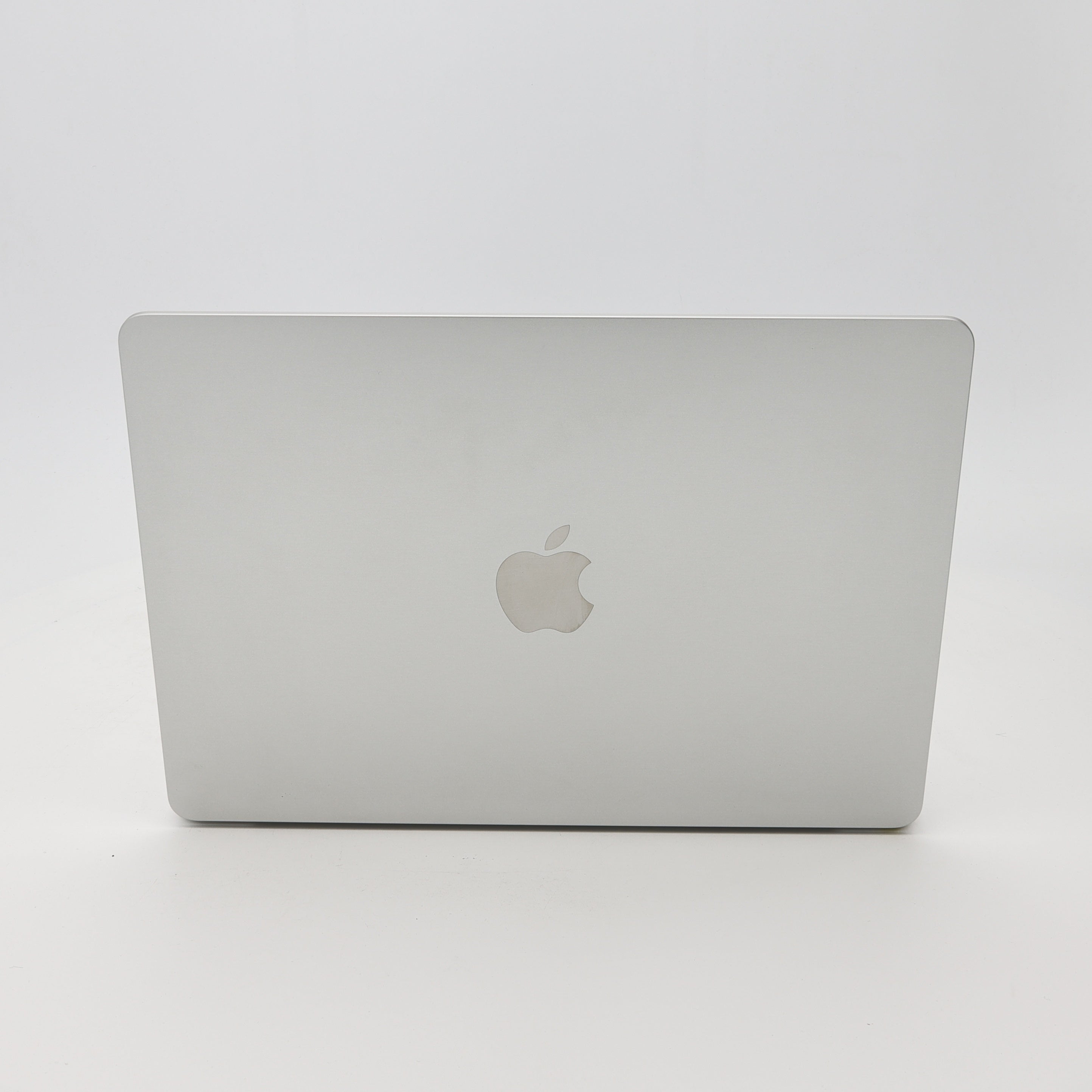 99新 Apple MacBook Air 22年 13寸 M2（8+8核） 8G RAM 256G SSD 銀色