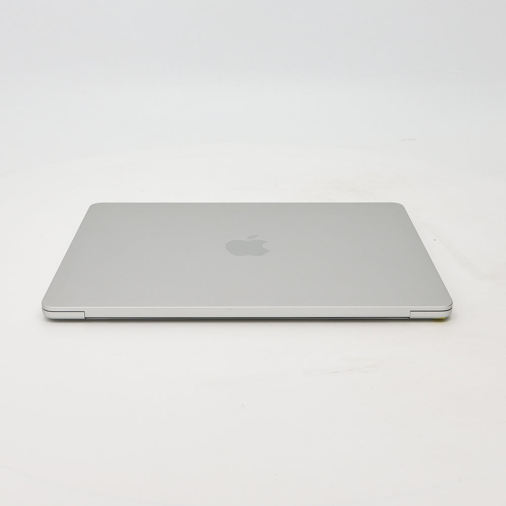 99新 Apple MacBook Air 22年 13寸 M2（8+8核） 8G RAM 256G SSD 銀色