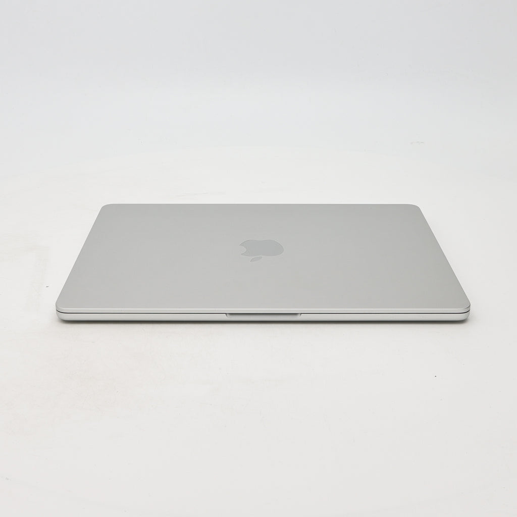 99新 Apple MacBook Air 22年 13寸 M2（8+8核） 8G RAM 256G SSD 銀色
