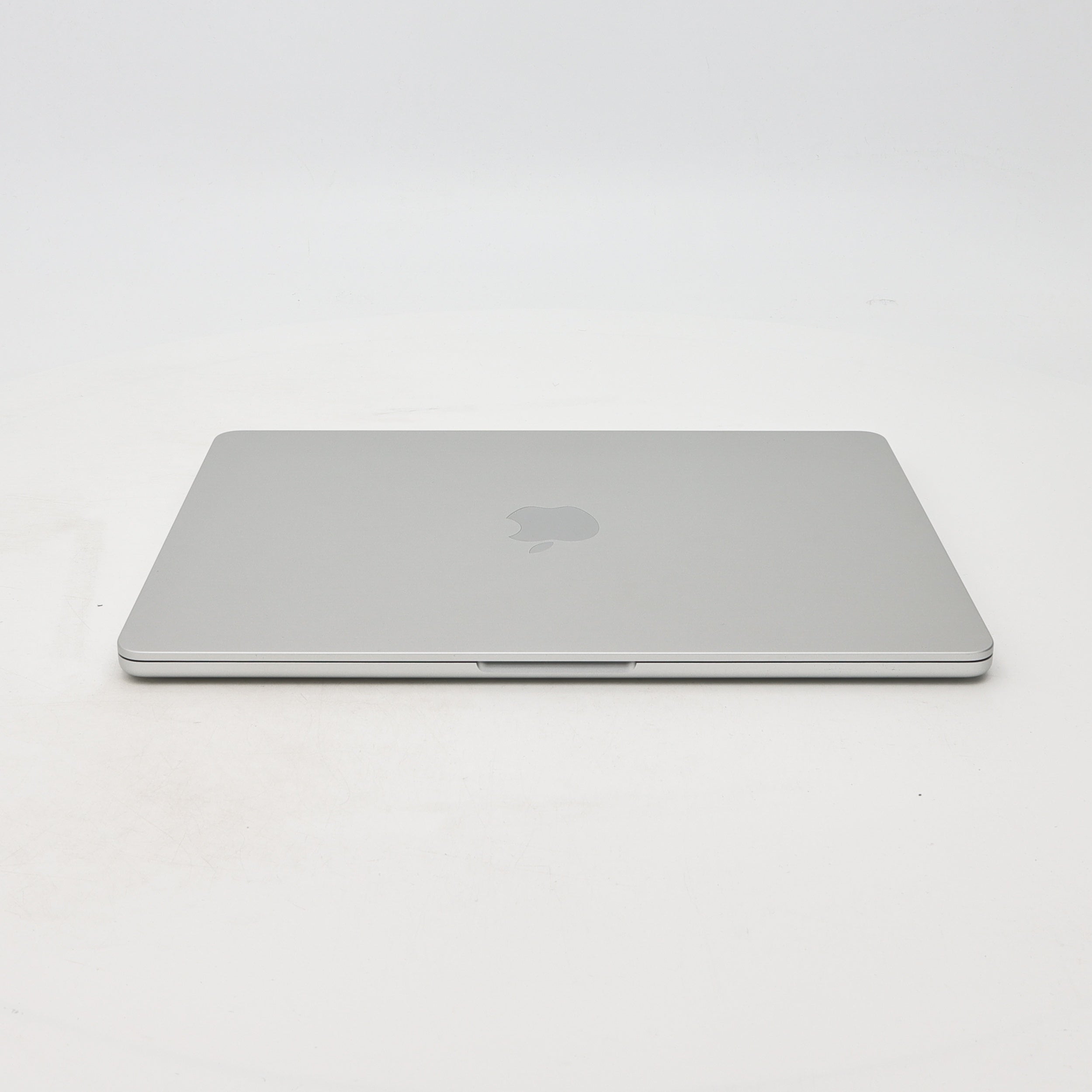 99新 Apple MacBook Air 22年 13寸 M2（8+8核） 8G RAM 256G SSD 銀色