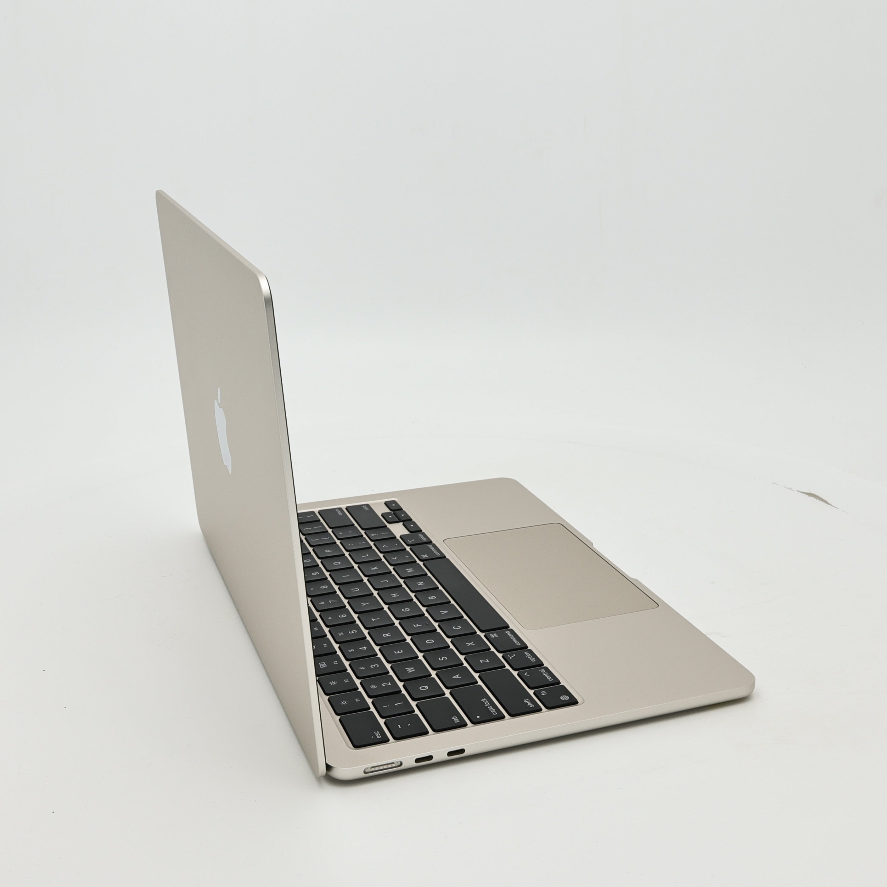 95新 Apple MacBook Air 22年 13寸 M2（8+10核） 8G RAM 512G SSD 星光色