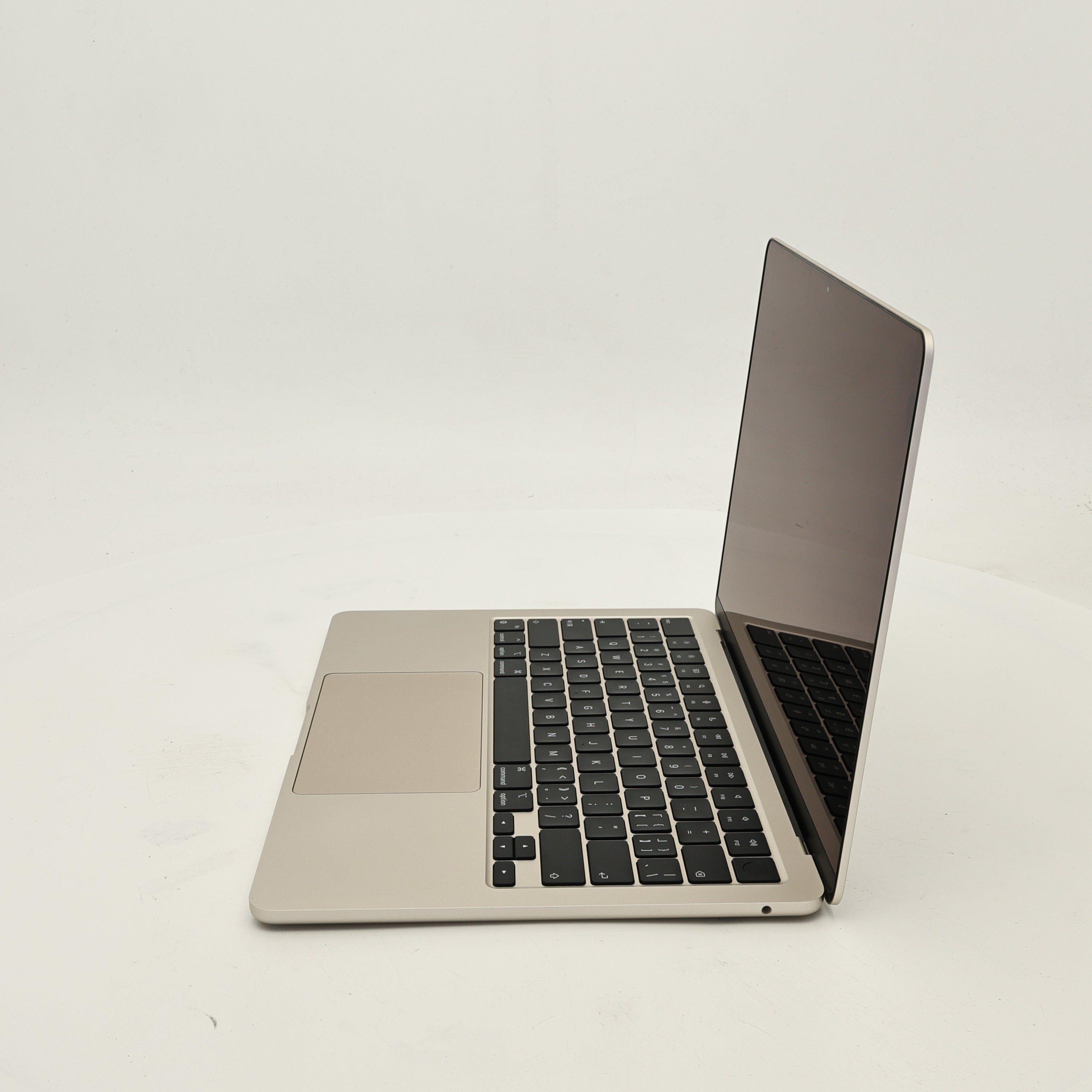 95新 Apple MacBook Air 22年 13寸 M2（8+10核） 8G RAM 512G SSD 星光色