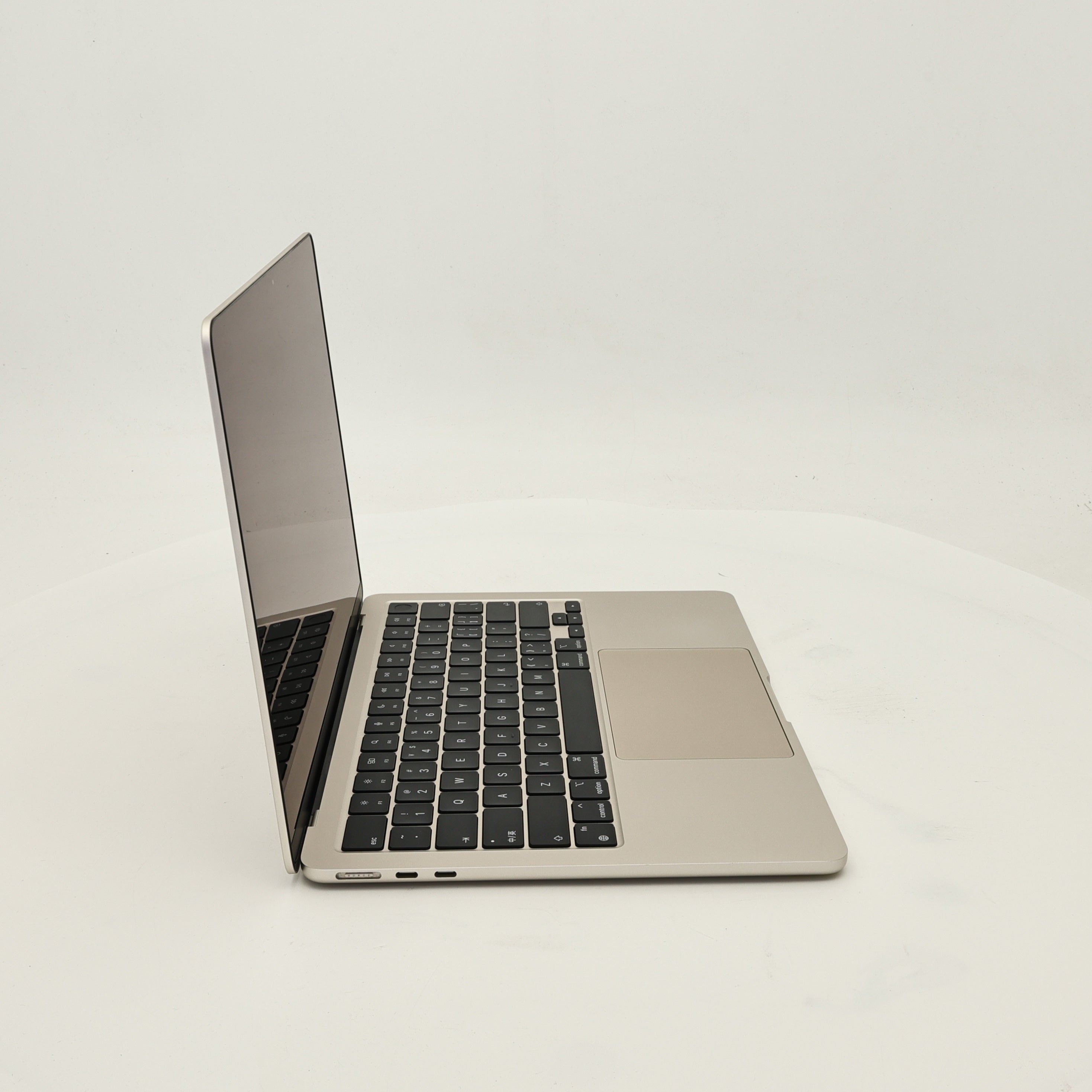 95新 Apple MacBook Air 22年 13寸 M2（8+10核） 8G RAM 512G SSD 星光色