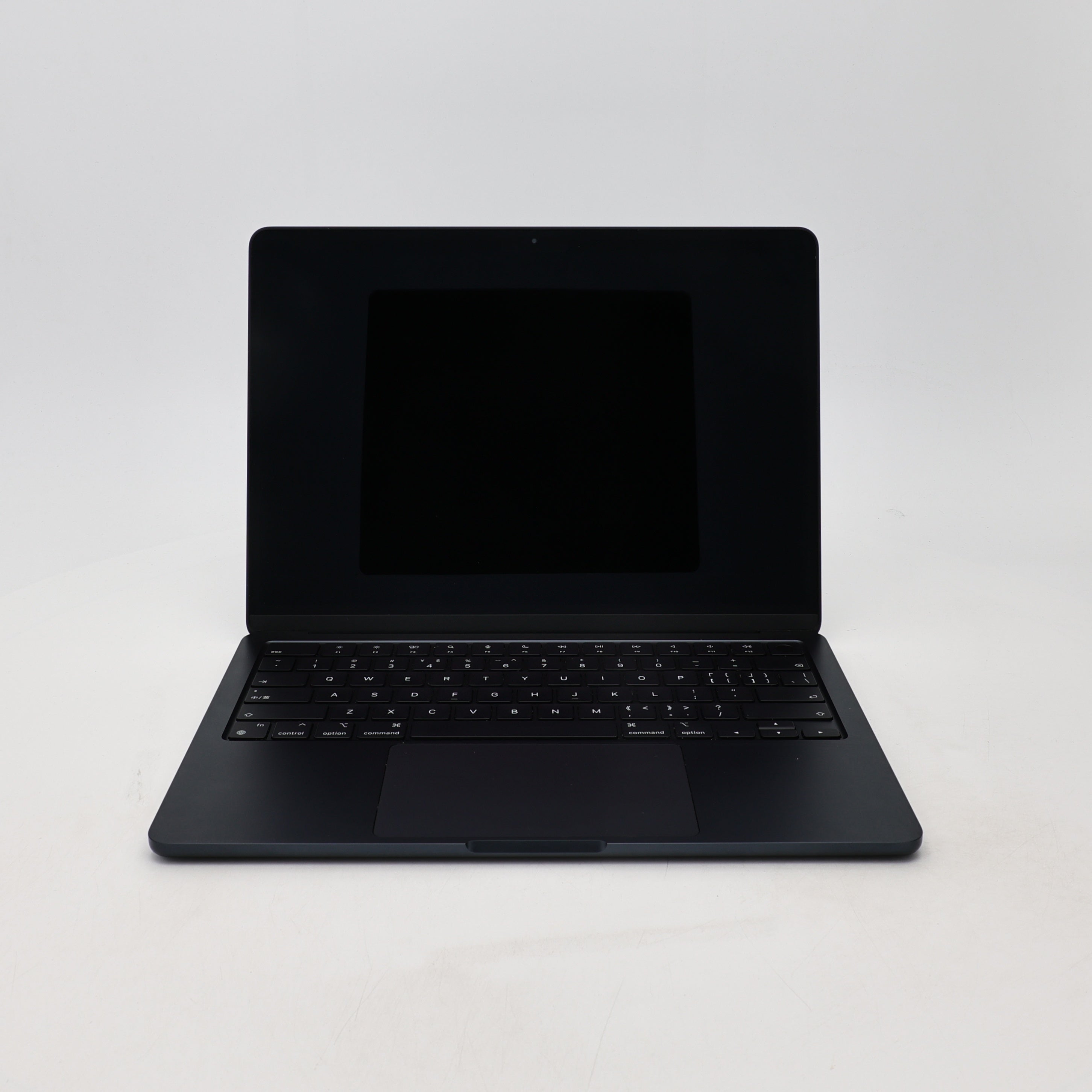 95新 Apple MacBook Air 22年 13寸 M2（8+8核） 8G RAM 256G SSD 午夜色