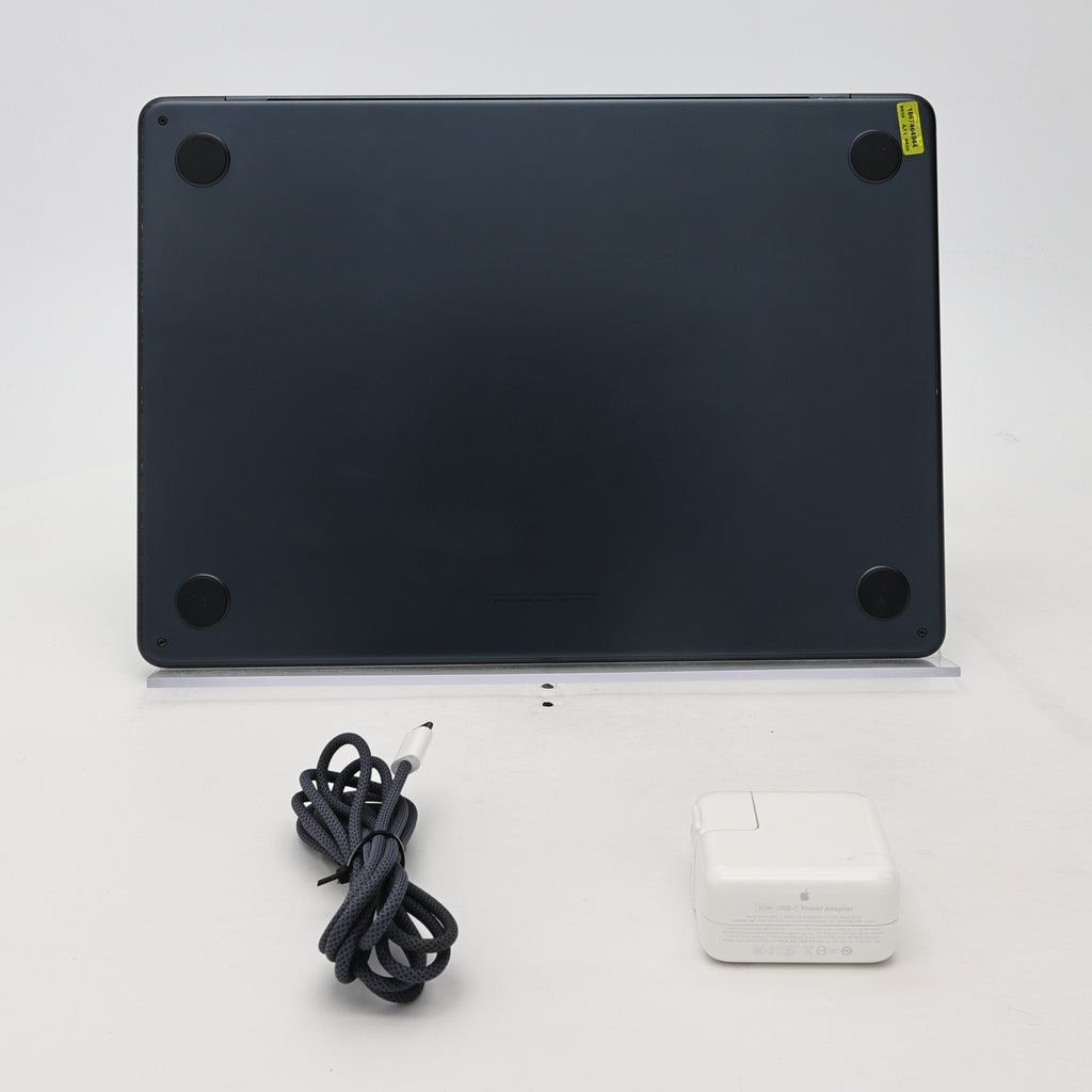 95新 Apple MacBook Air 22年 13寸 M2（8+8核） 8G RAM 256G SSD 午夜色