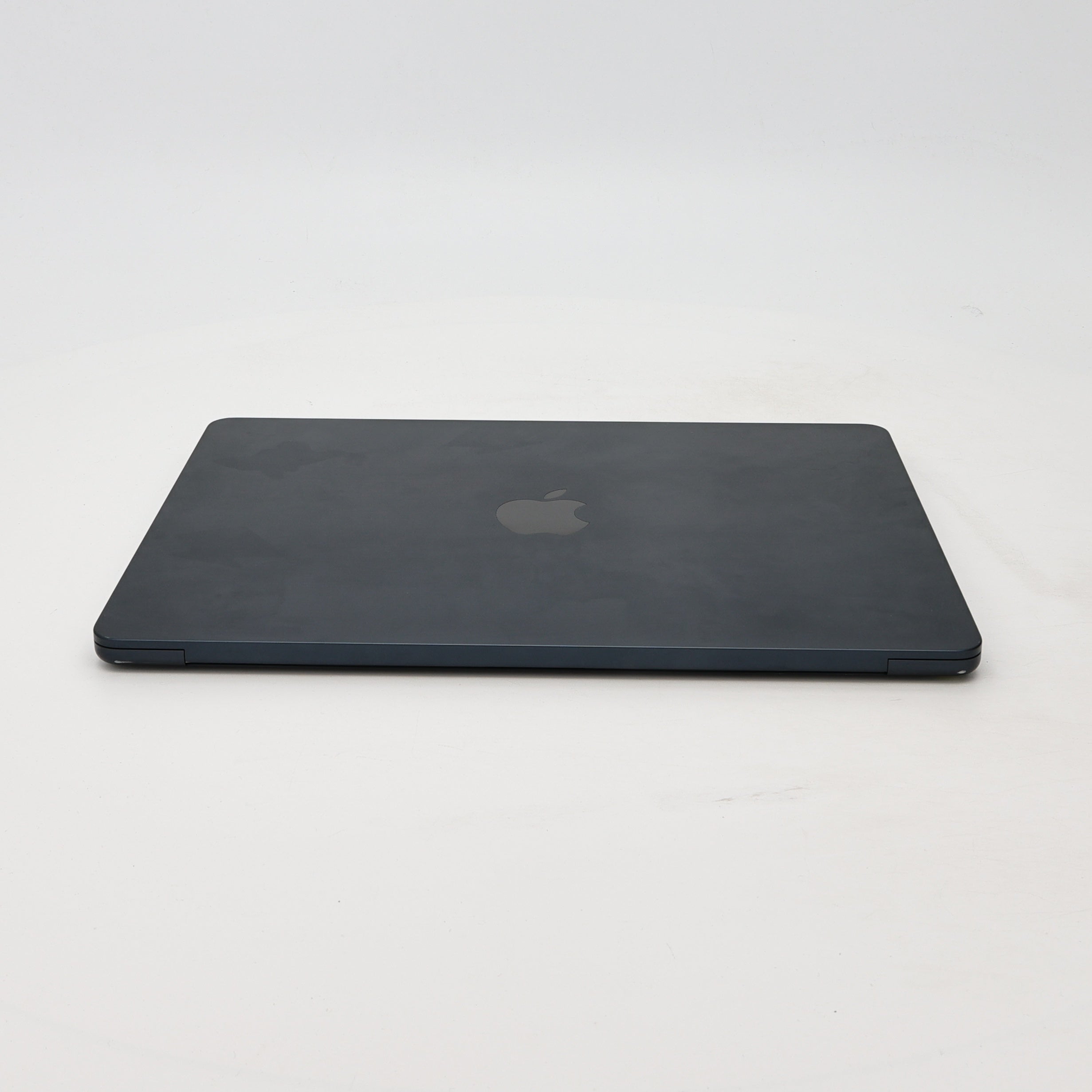 95新 Apple MacBook Air 22年 13寸 M2（8+8核） 8G RAM 256G SSD 午夜色