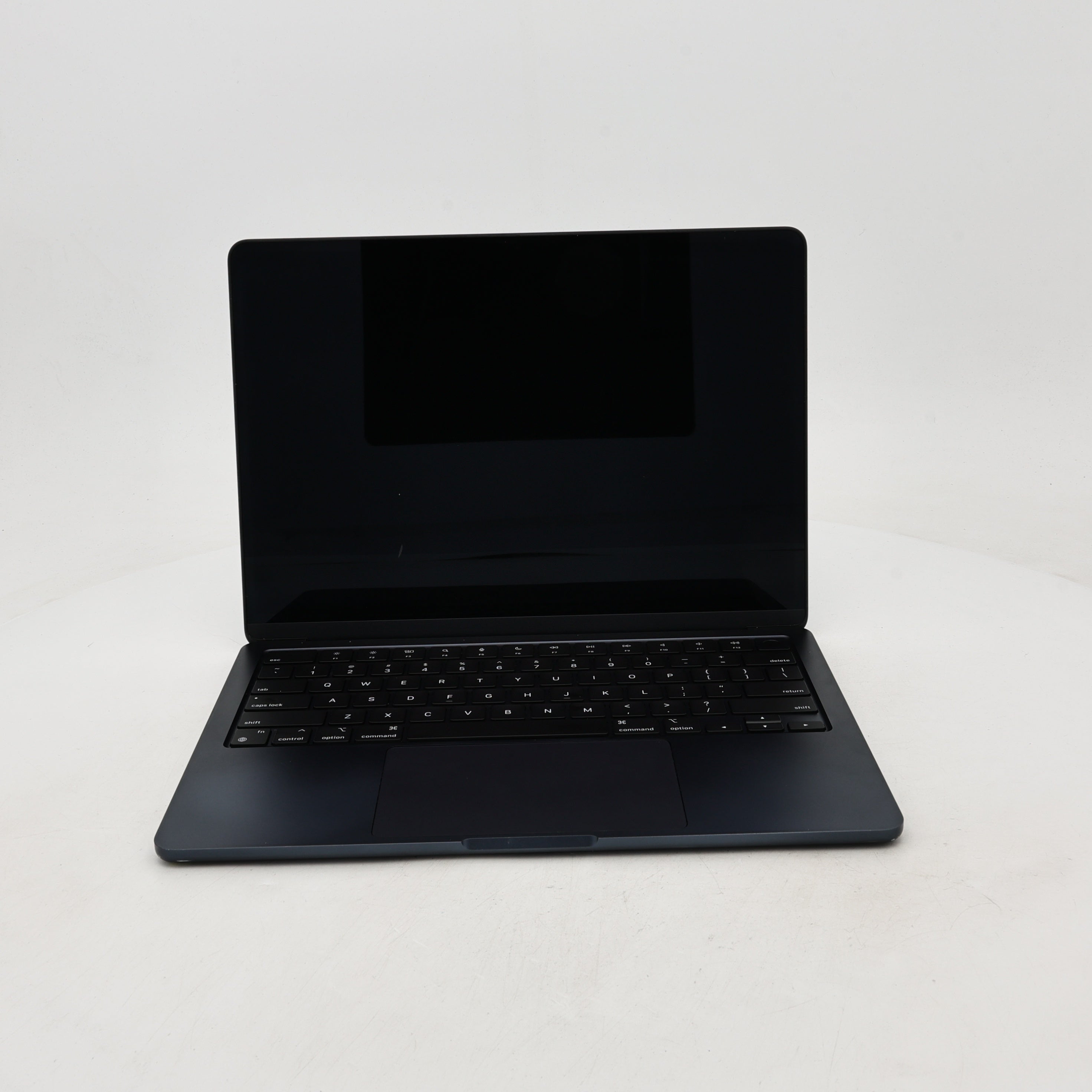 95新 Apple MacBook Air 22年 13寸 M2（8+8核） 8G RAM 256G SSD 午夜色