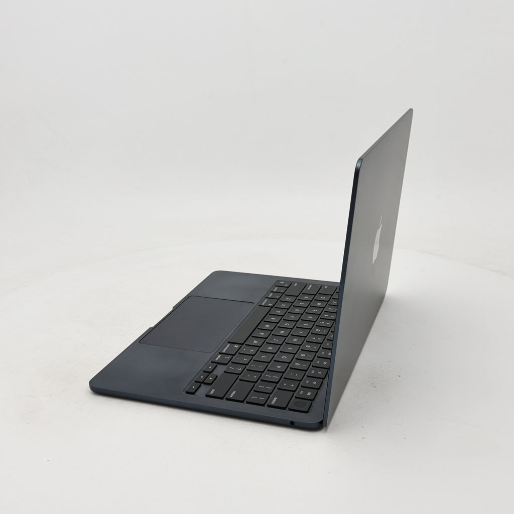 95新 Apple MacBook Air 22年 13寸 M2（8+8核） 8G RAM 256G SSD 午夜色