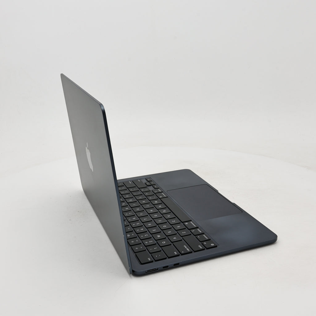 95新 Apple MacBook Air 22年 13寸 M2（8+8核） 8G RAM 256G SSD 午夜色